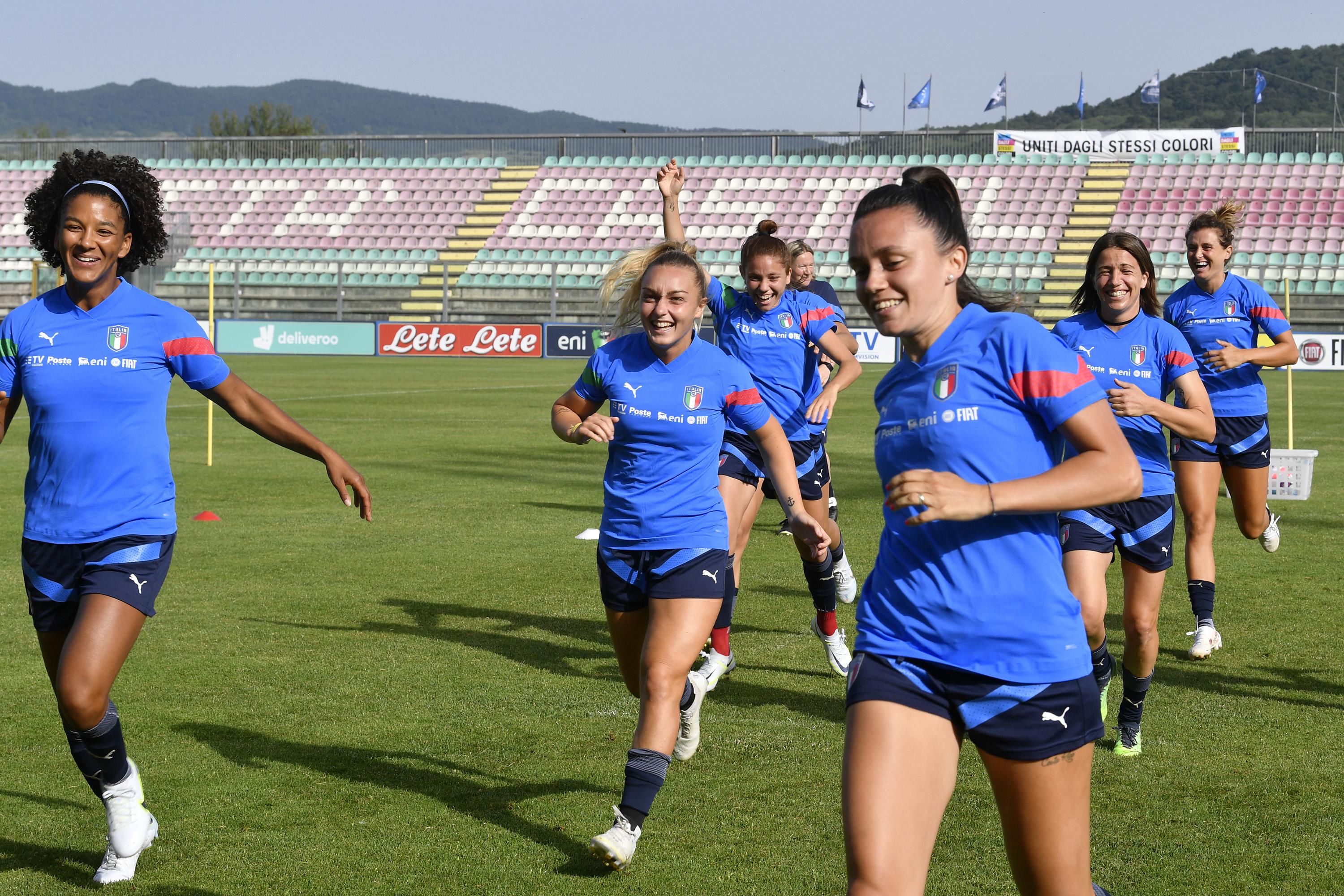 CASTEL DI SANGRO, ITALY - JUNE 21: Italy Women players during afternoon training session on June 21, 2022 in Castel di Sangro, Italy. (Photo by Francesco Pecoraro/Getty Images)