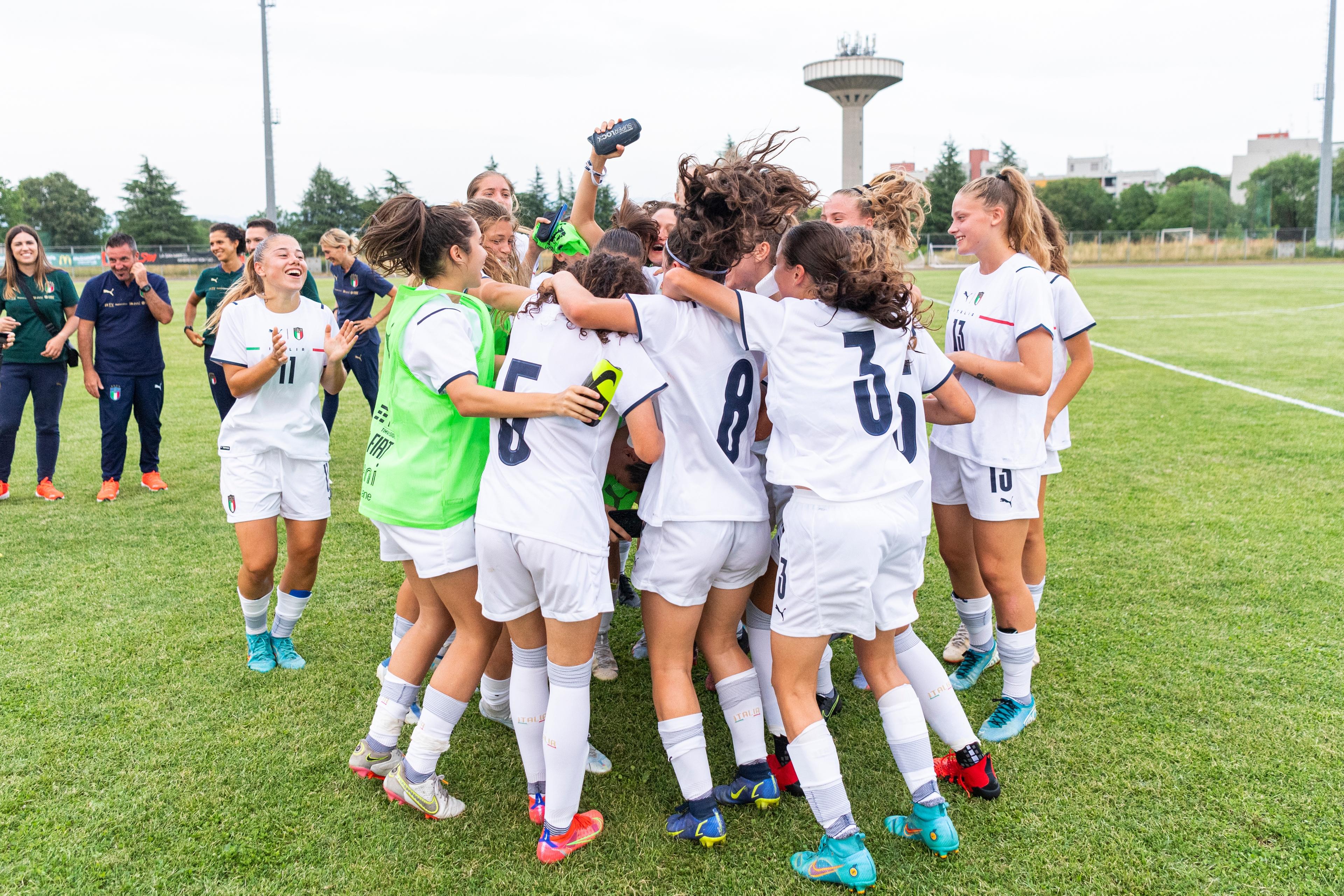 GRADISCA D\\'ISONZO, ITALY - JUNE 22: Team Italy celebrates after winning in the Under 16 Female Football Tournament match between Italy Women U16 v India Women U16 on June 22, 2022 in Gradisca d\\'Isonzo, Italy. (Photo by Jurij Kodrun/Getty Images)