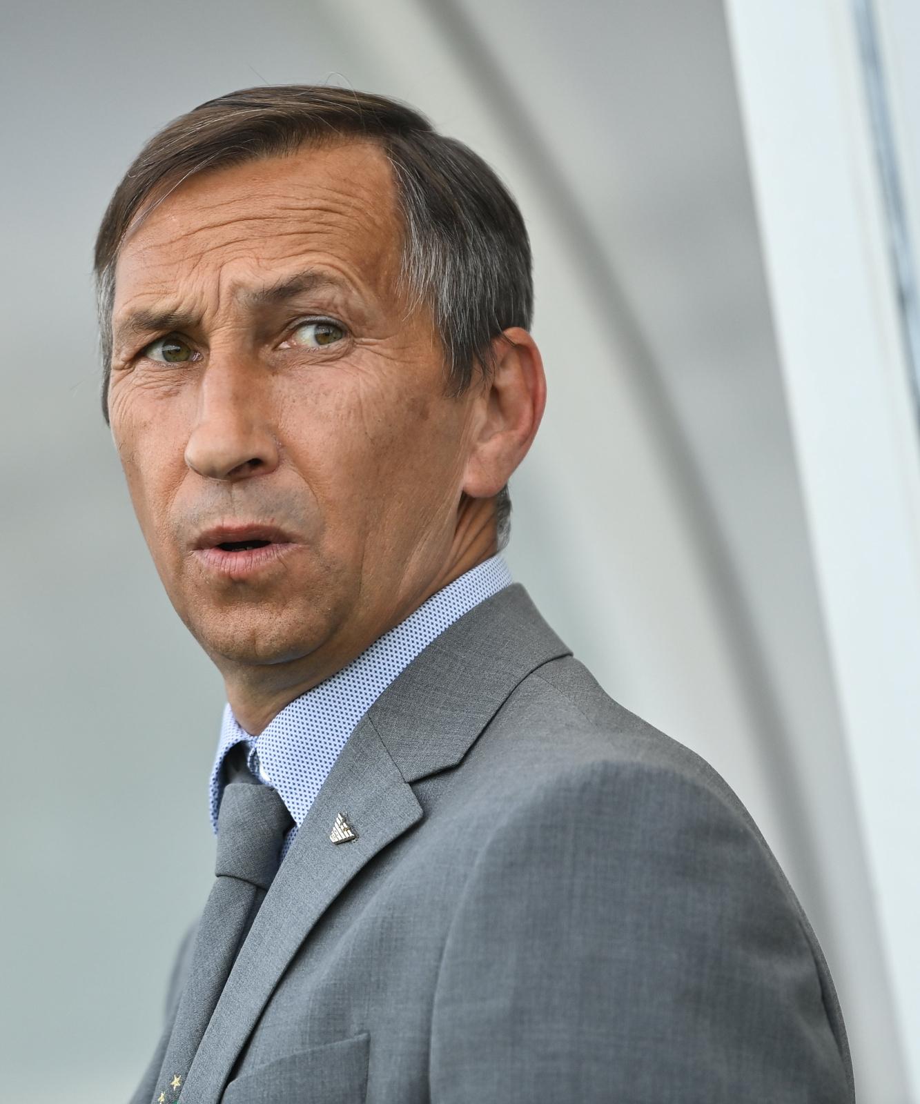 SENEC, SLOVAKIA - June 28: Italy head coach Carmine Nunziata before the UEFA European Under-19 Championship semi-final match between England and Italy on June 28, 2022 at the NTC Senec in Senec, Slovakia. (Photo by Seb Daly - UEFA/UEFA via Sportsfile)