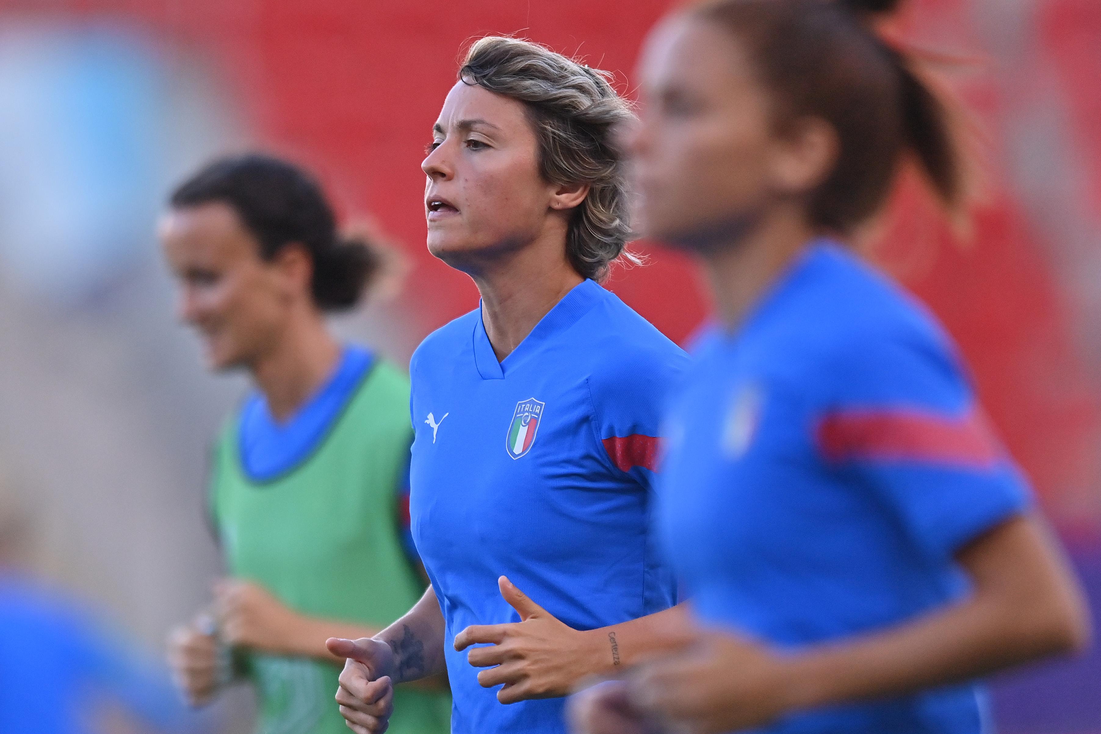 ROTHERHAM, ENGLAND - JULY 09: Valentina Giacinti of Italy warms up during the UEFA Women's Euro 2022 Italy Press Conference And Training Session at The New York Stadium on July 09, 2022 in Rotherham, England. (Photo by Tullio M. Puglia/Getty Images)