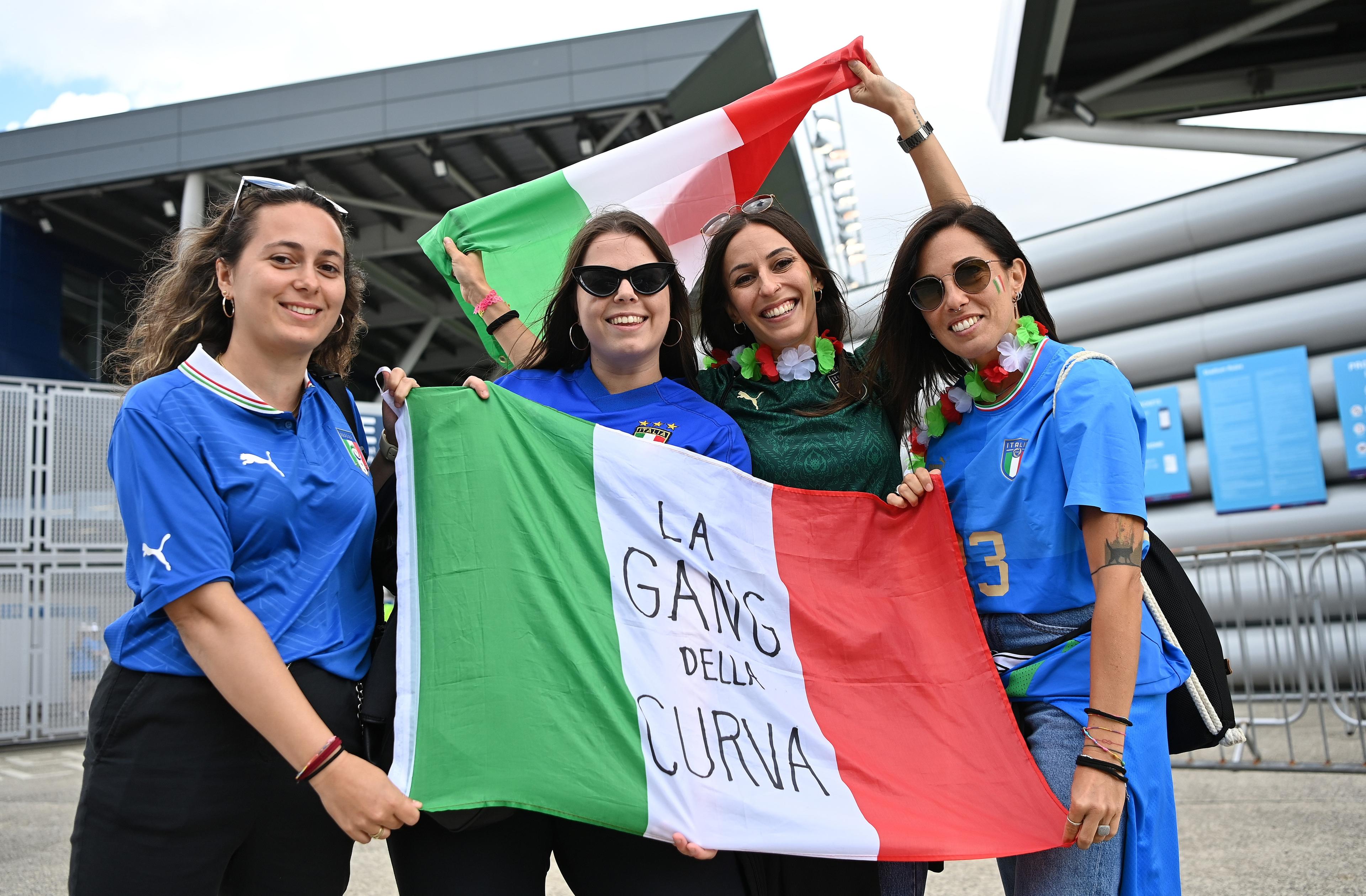 MANCHESTER, ENGLAND - JULY 14: Italy fans arrive at the stadium prior to the UEFA Women's Euro 2022 group D match between Italy and Iceland at Manchester City Academy Stadium on July 14, 2022 in Manchester, England. (Photo by Tullio M. Puglia/Getty Images)