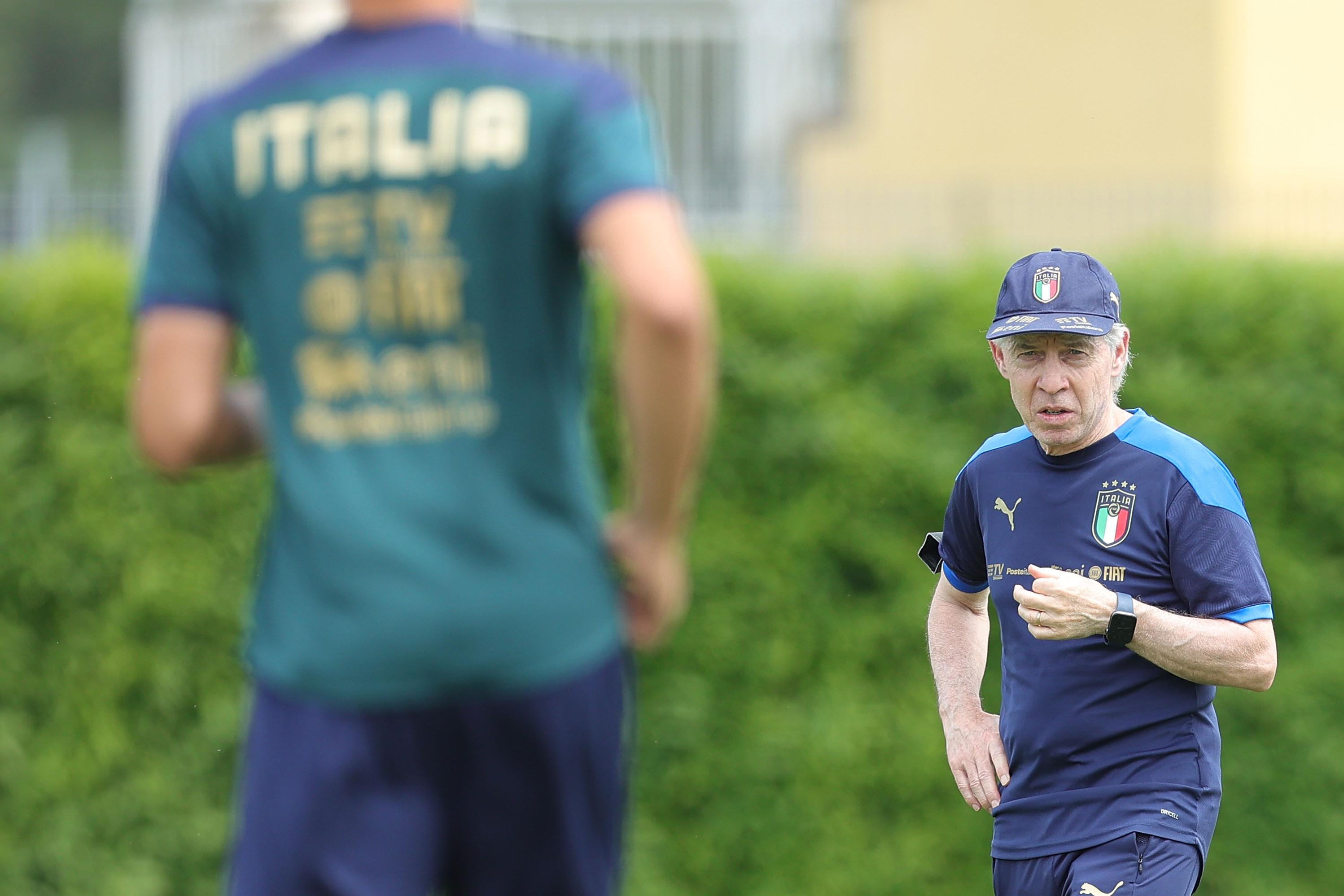 TIRRENIA, ITALY - MAY 31: Daniele Zoratto manager of Italy U16 looks on during the International Friendly match between Italy U16 and Spain U16 on May 30, 2022 in Tirrenia, Italy.  (Photo by Gabriele Maltinti/Getty Images) *** Local Caption *** Daniele Zoratto