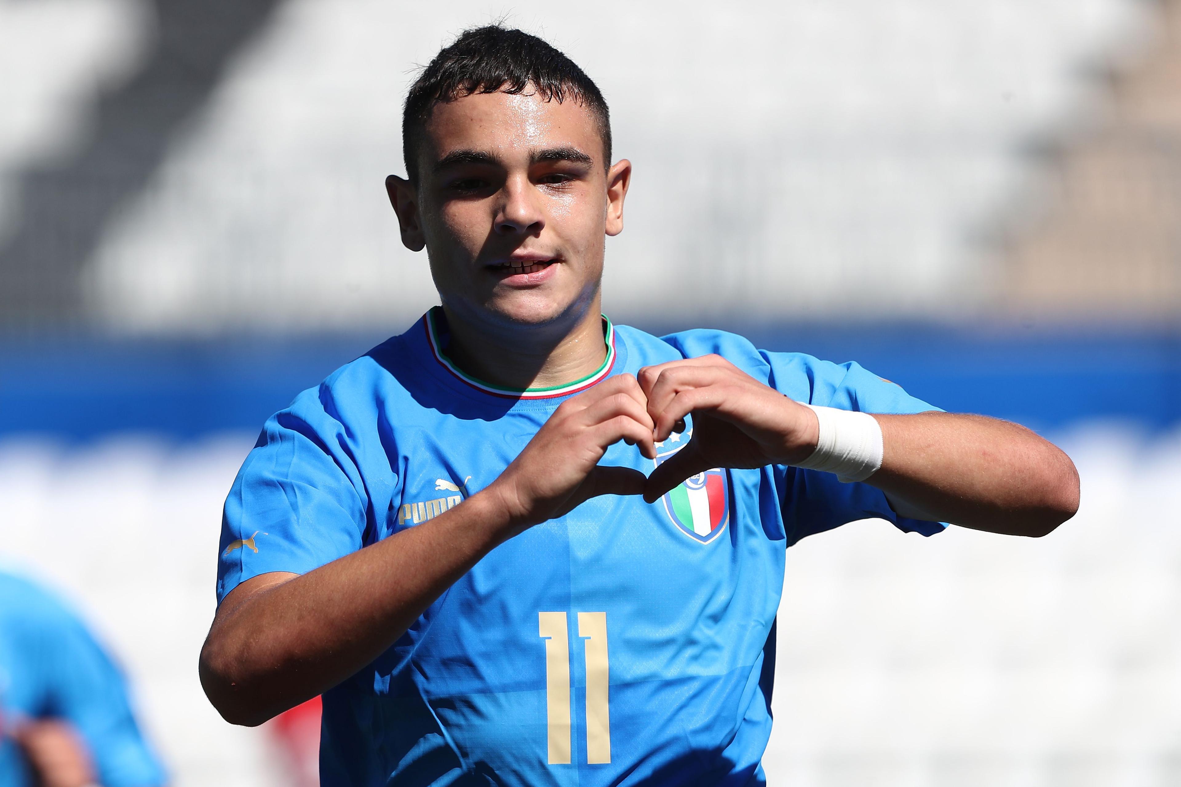 VERCELLI, ITALY - AUGUST 23: Tommaso Ravaglioli of Italy celebrates after scoring the opening goal during the International Friendly Match between Italy U17 and Switzerland U17 at Stadio Silvio Piola on August 23, 2022 in Vercelli, Italy. (Photo by Marco Luzzani/Getty Images)