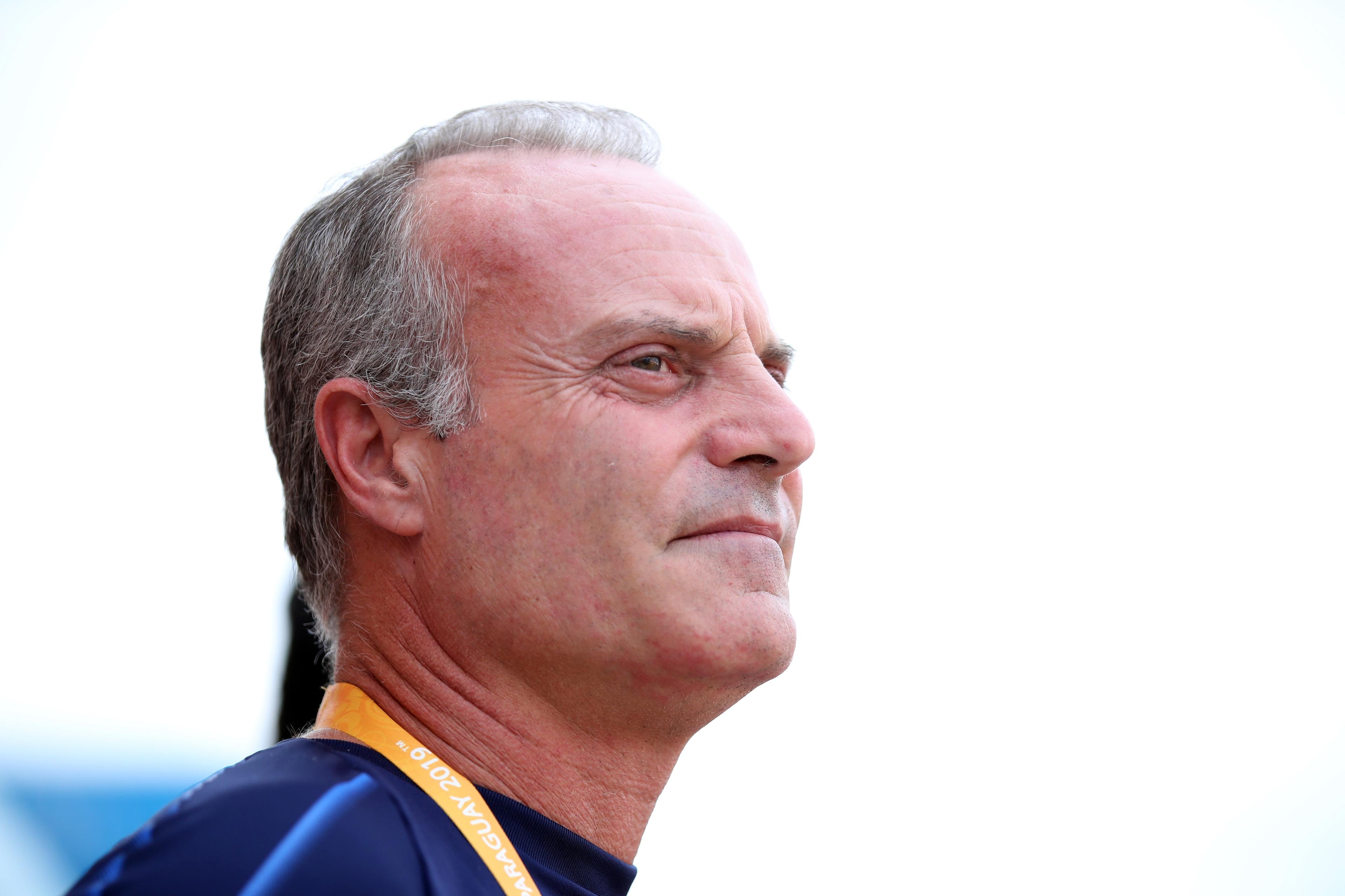ASUNCION, PARAGUAY - NOVEMBER 21: Head coach ich of Italy looks on prior to the FIFA Beach Soccer World Cup Paraguay 2019 group B match between Italy and Tahiti at Estadio Mundialista \\\"Los Pynandi\\\" on November 21, 2019 in Asuncion, Paraguay. (Photo by Alex Grimm - FIFA/FIFA via Getty Images)