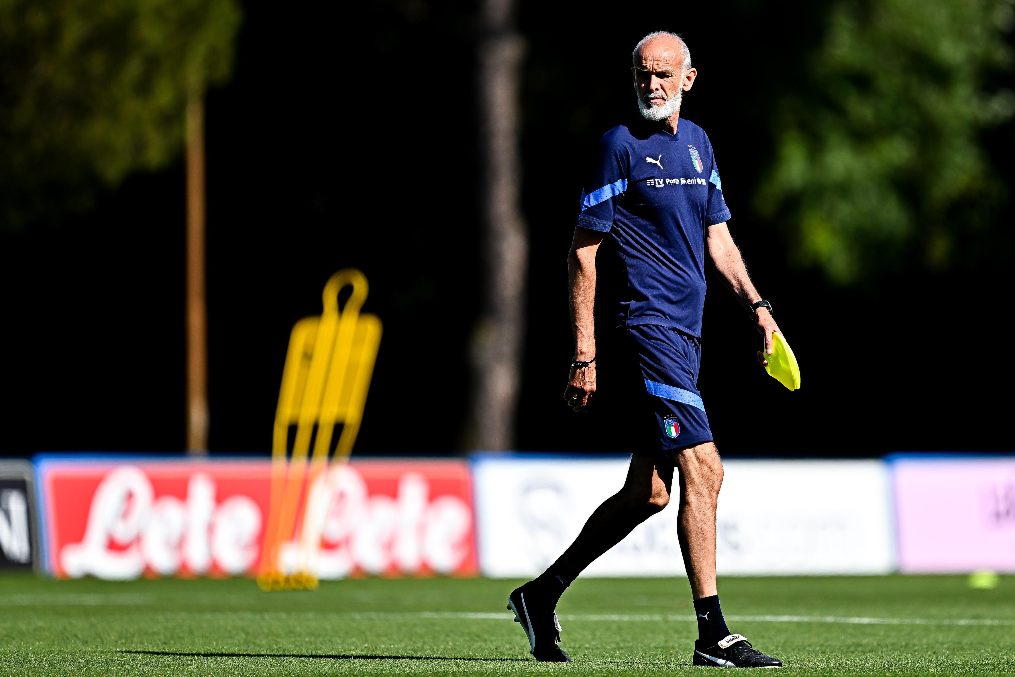 TIRRENIA, ITALY - MAY 31: Paolo Nicolato head coach of Italy is seen in action before an Italy U21 Training Session on May 31, 2022 in Tirrenia, Italy. (Photo by Simone Arveda/Getty Images)