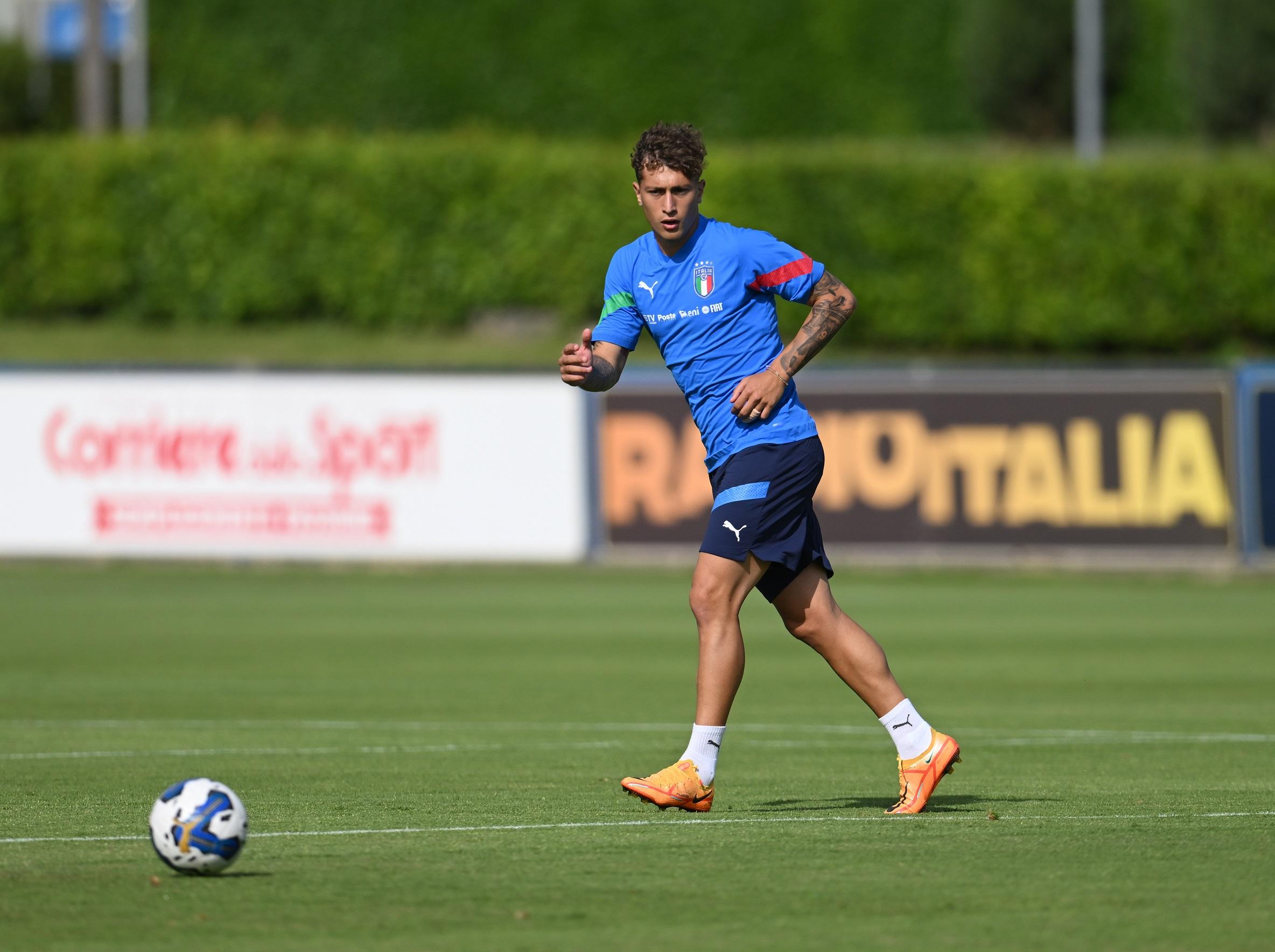 FLORENCE, ITALY - JUNE 08: Salvatore Esposito of Italy in action during an Italy training session at Centro Tecnico Federale di Coverciano on June 08, 2022 in Florence, Italy. (Photo by Claudio Villa/Getty Images)