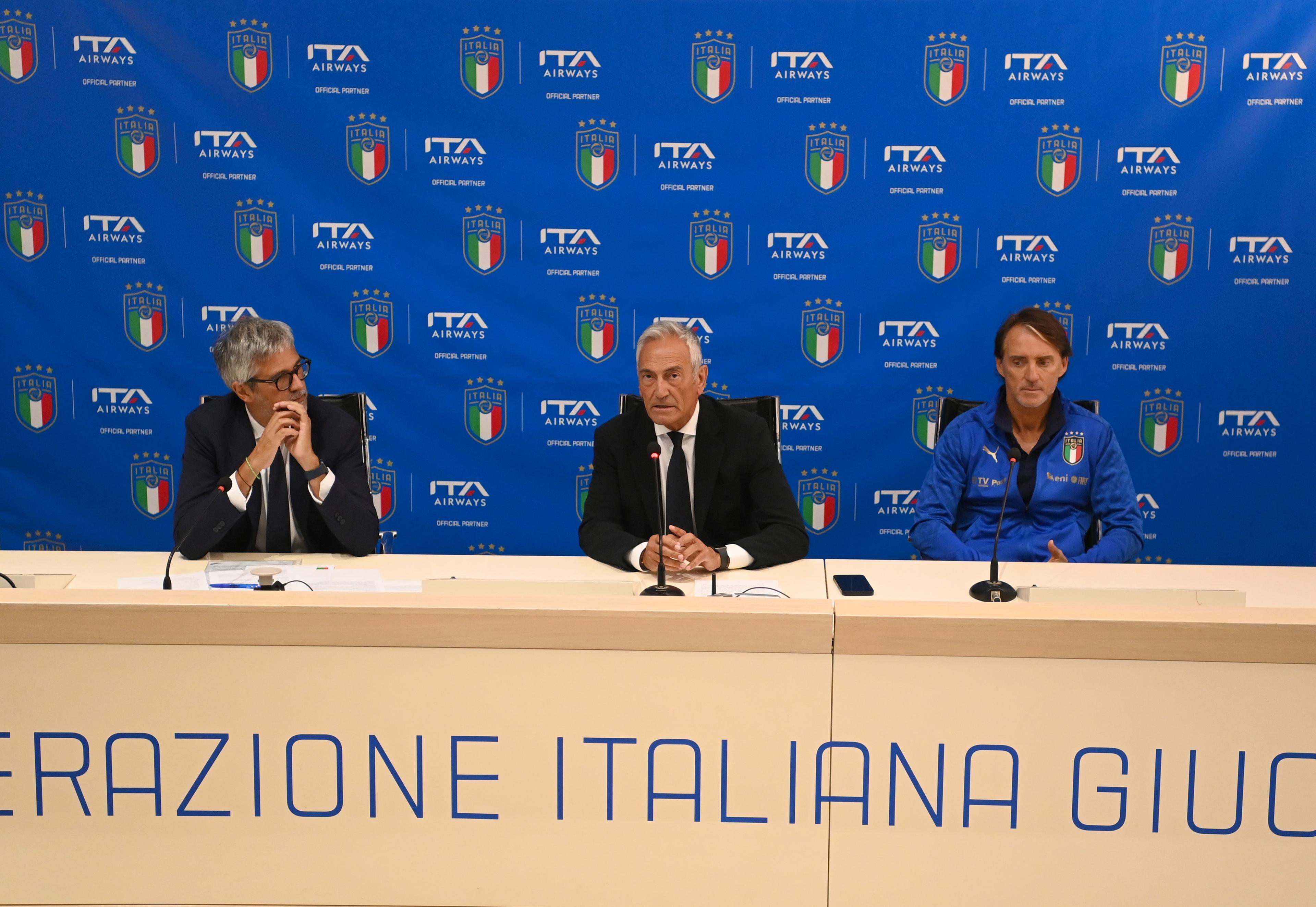 FLORENCE, ITALY - SEPTEMBER 22: President FIGC Gabriele Gravina, CEO ITA Airways Fabio Lazzerini and head coach Italy Roberto Mancini attend during ITA Airways-FIGC press conference at Centro Tecnico Federale di Coverciano on September 22, 2022 in Florence, Italy. (Photo by Claudio Villa/Getty Images)