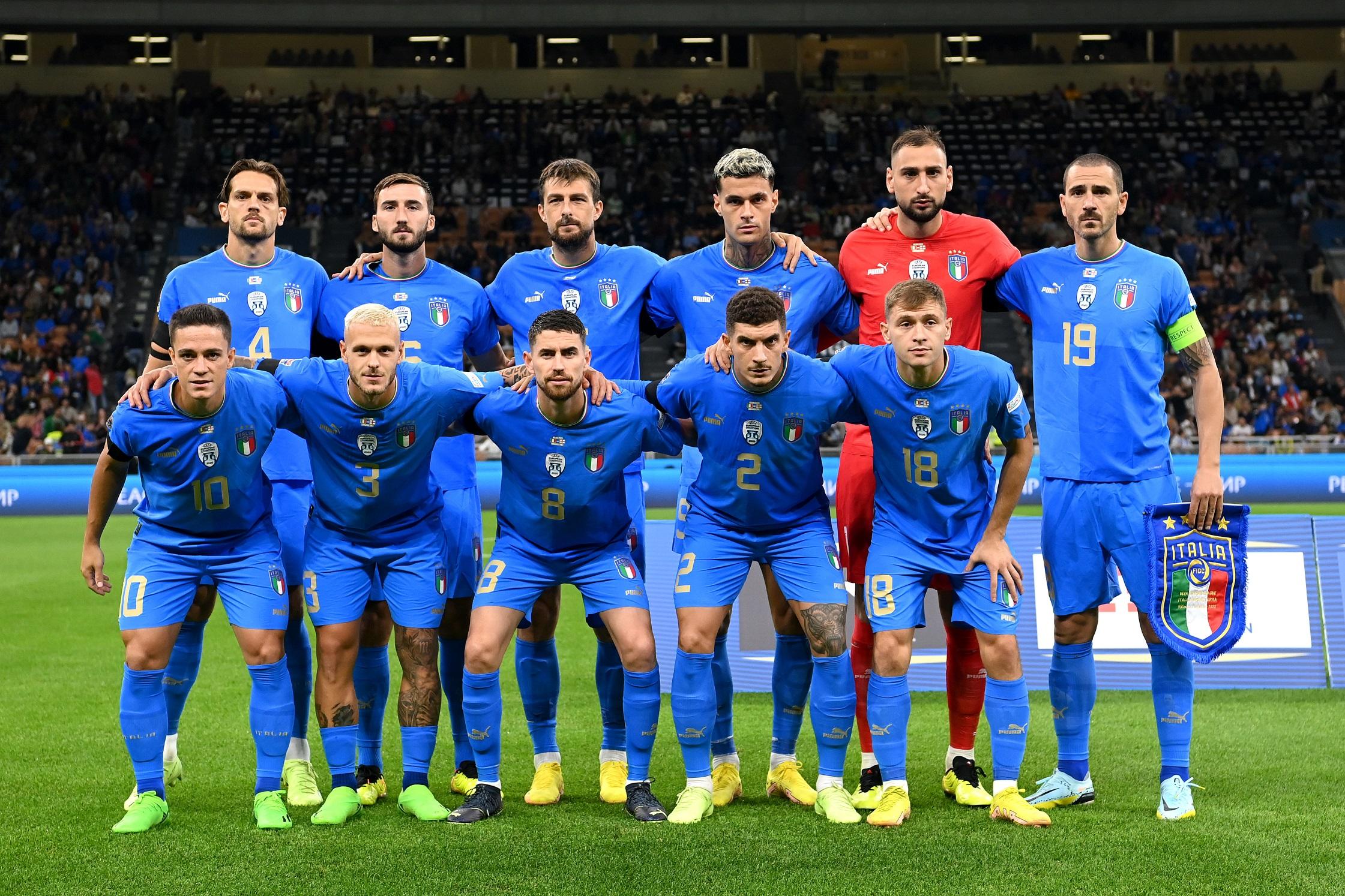 MILAN, ITALY - SEPTEMBER 23: Players of Italy pose for a team photograph prior to kick off of the UEFA Nations League League A Group 3 match between Italy and England at San Siro on September 23, 2022 in Milan, Italy. (Photo by Claudio Villa/Getty Images)