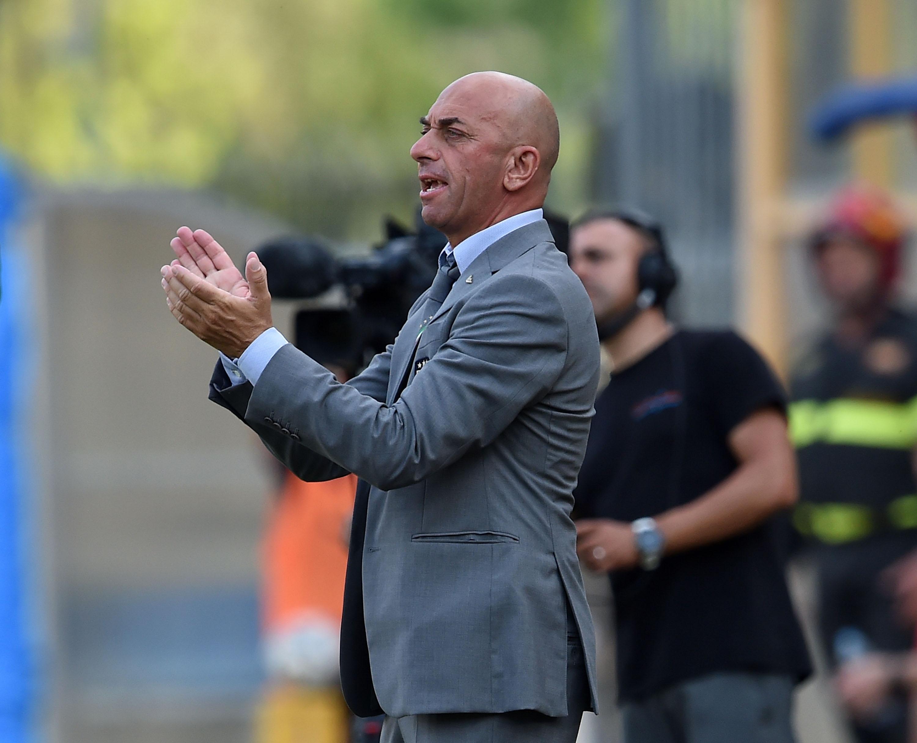 SAN BENEDETTO DEL TRONTO, ITALY - JUNE 07: Alberto Bollini head coach of Italy U20 gestures during the International Friendly match between Italy U20 and Poland U20 at Stadio Riviera delle Palme on June 7, 2022 in San Benedetto del Tronto, Italy. (Photo by Giuseppe Bellini/Getty Images) *** Local Caption *** Alberto Bollini