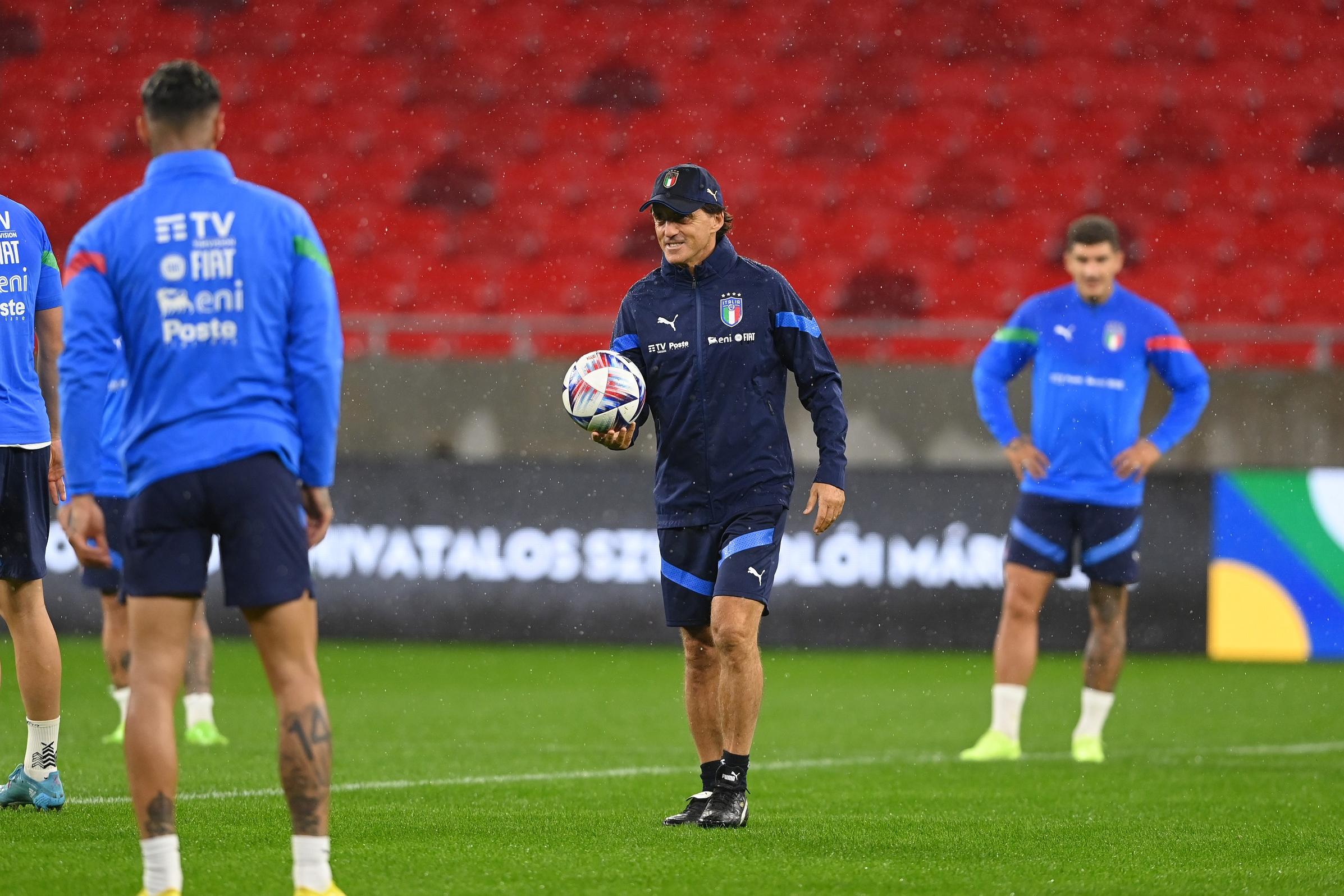 BUDAPEST, HUNGARY - SEPTEMBER 25: Head coach Italy Roberto Mancini reacts during Italy training session on September 25, 2022 in Budapest, Hungary. (Photo by Claudio Villa/Getty Images)