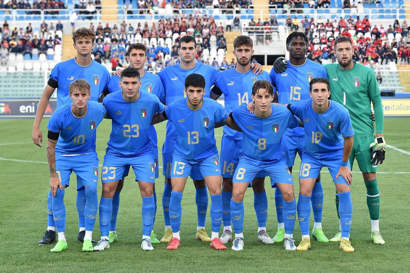 PESCARA, ITALY - SEPTEMBER 22:  Team of Italy U21 prior the International Friendly Match between Italy U21 and England U21 at Stadio Adriatico Giovanni Cornacchia on September 22, 2022 in Pescara, Italy.  (Photo by Giuseppe Bellini/Getty Images)