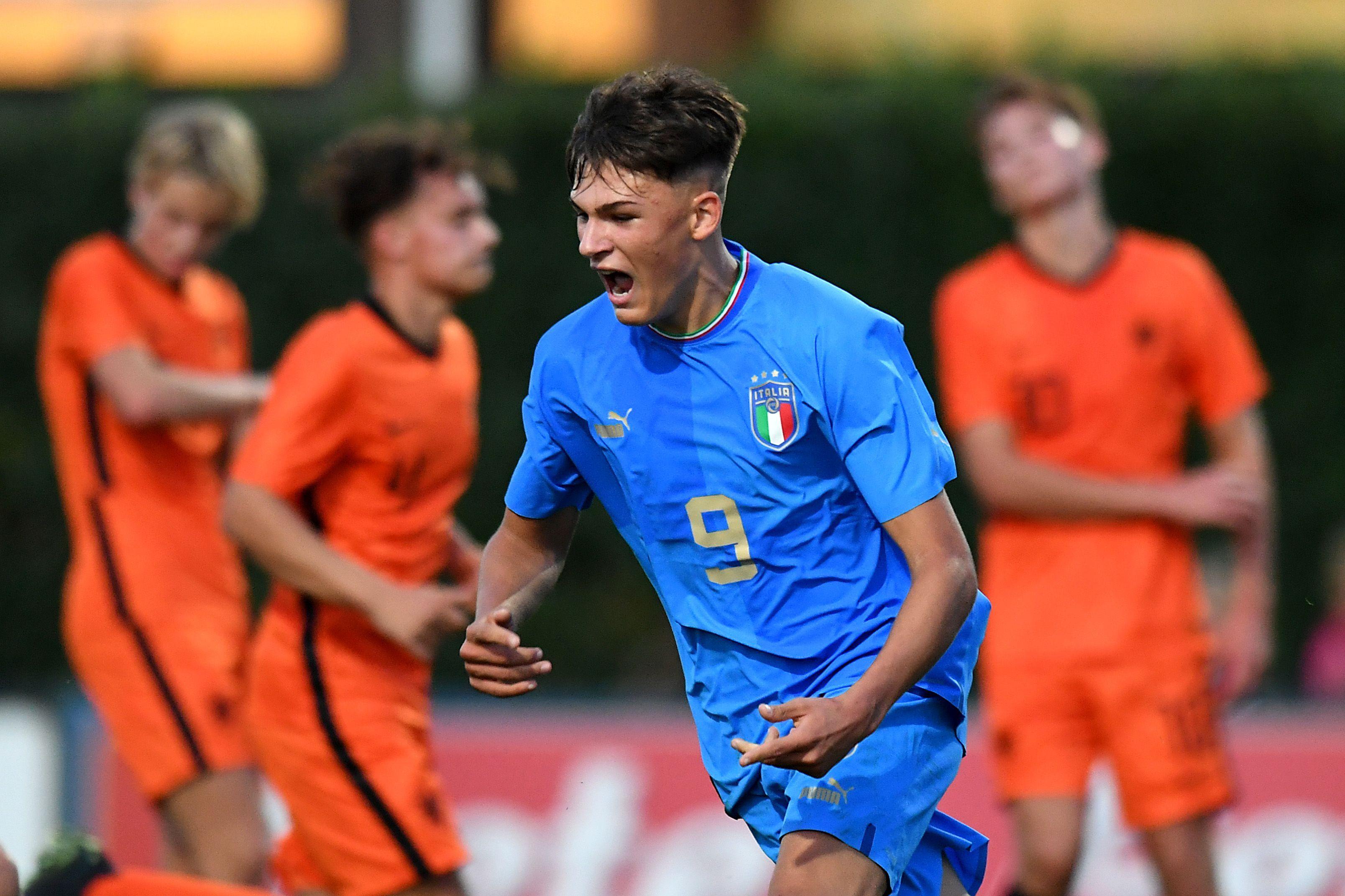 FLORENCE, ITALY - OCTOBER 11: Mattia Mosconi of Italy U16  celebrates after scoring the opening goal during the International Friendly match between Italy U16 and Netherlands U16 at Centro Tecnico Federale di Coverciano on October 11, 2022 in Florence, Italy. (Photo by Alessandro Sabattini/Getty Images)