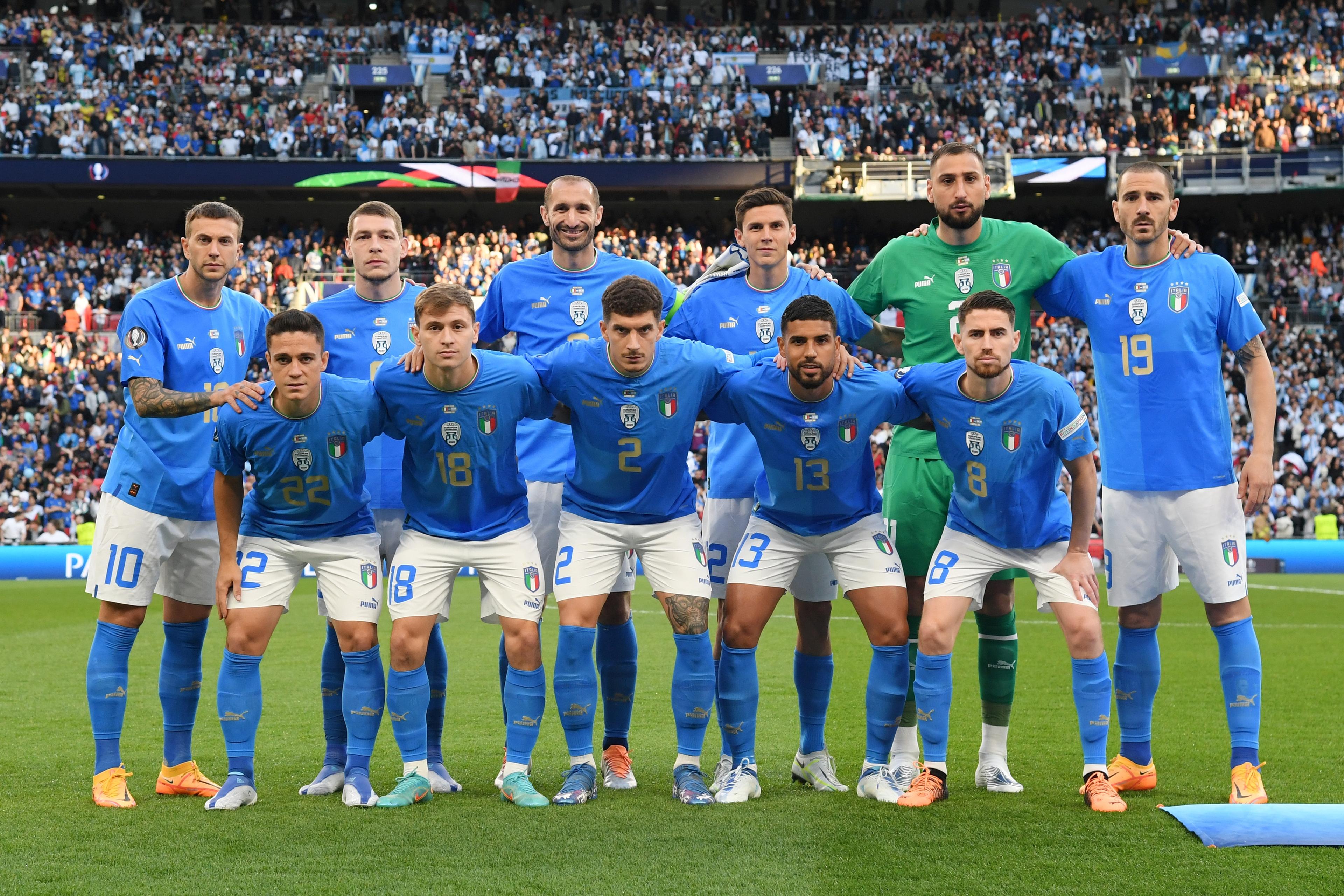 LONDON, ENGLAND - JUNE 01: The Italy team poses for a photograph prior to kick off of the 2022 Finalissima match between Italy and Argentina at Wembley Stadium on June 01, 2022 in London, England. (Photo by Claudio Villa/Getty Images)