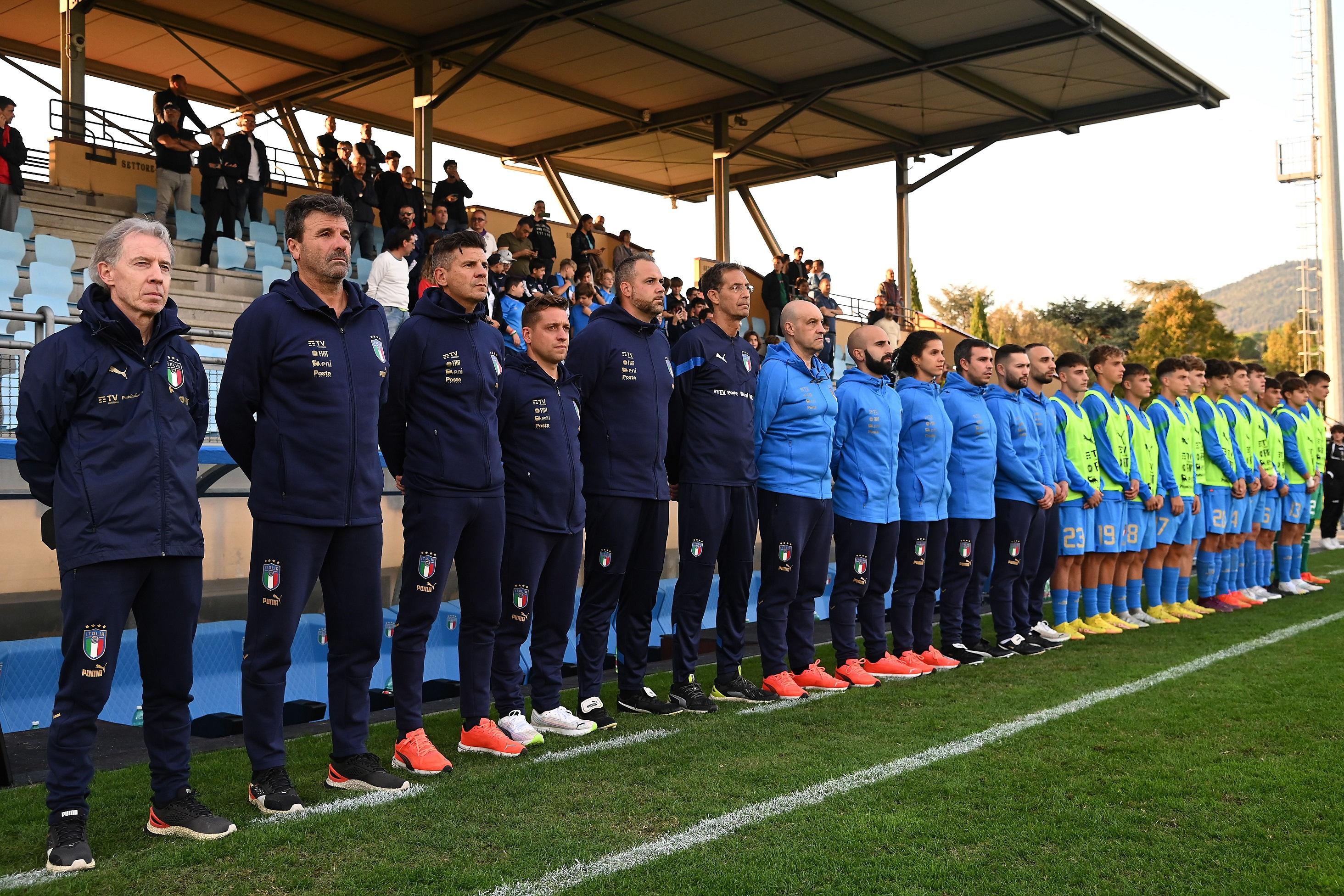 FLORENCE, ITALY - OCTOBER 11: Daniele Zoratto head coach of Italy U16 during the International Friendly match between Italy U16 and Netherlands U16 at Centro Tecnico Federale di Coverciano on October 11, 2022 in Florence, Italy. (Photo by Alessandro Sabattini/Getty Images)