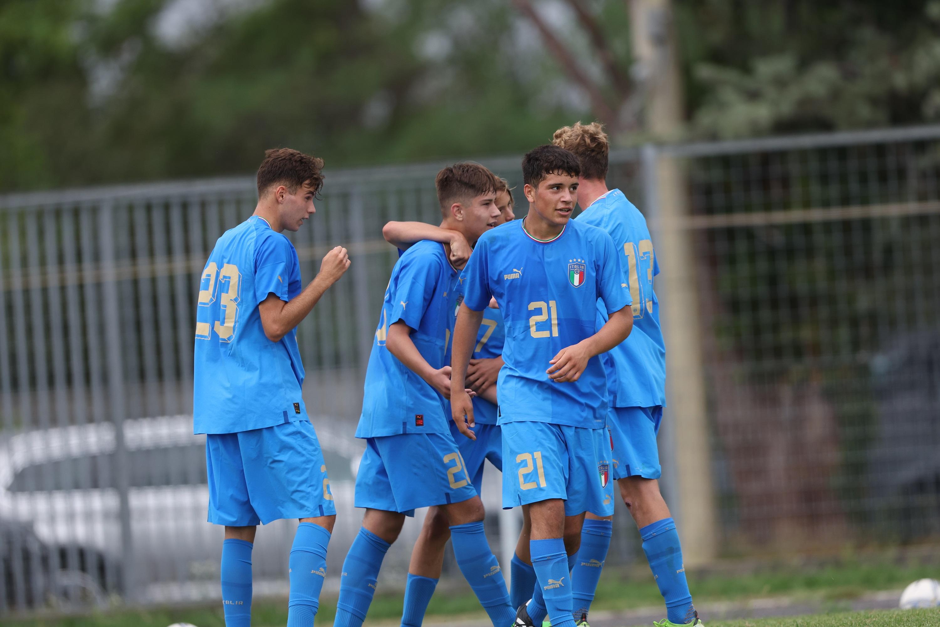 GRADISCA D\\'ISONZO, ITALY - SEPTEMBER 15: Players of Italy celebrate scoring their side\\u2019s second goal during the friendly match between Italy U15 and Slovenia U15 on September 15, 2022 in Gradisca d\\'Isonzo, Italy. (Photo by Jurij Kodrun/Getty Images)