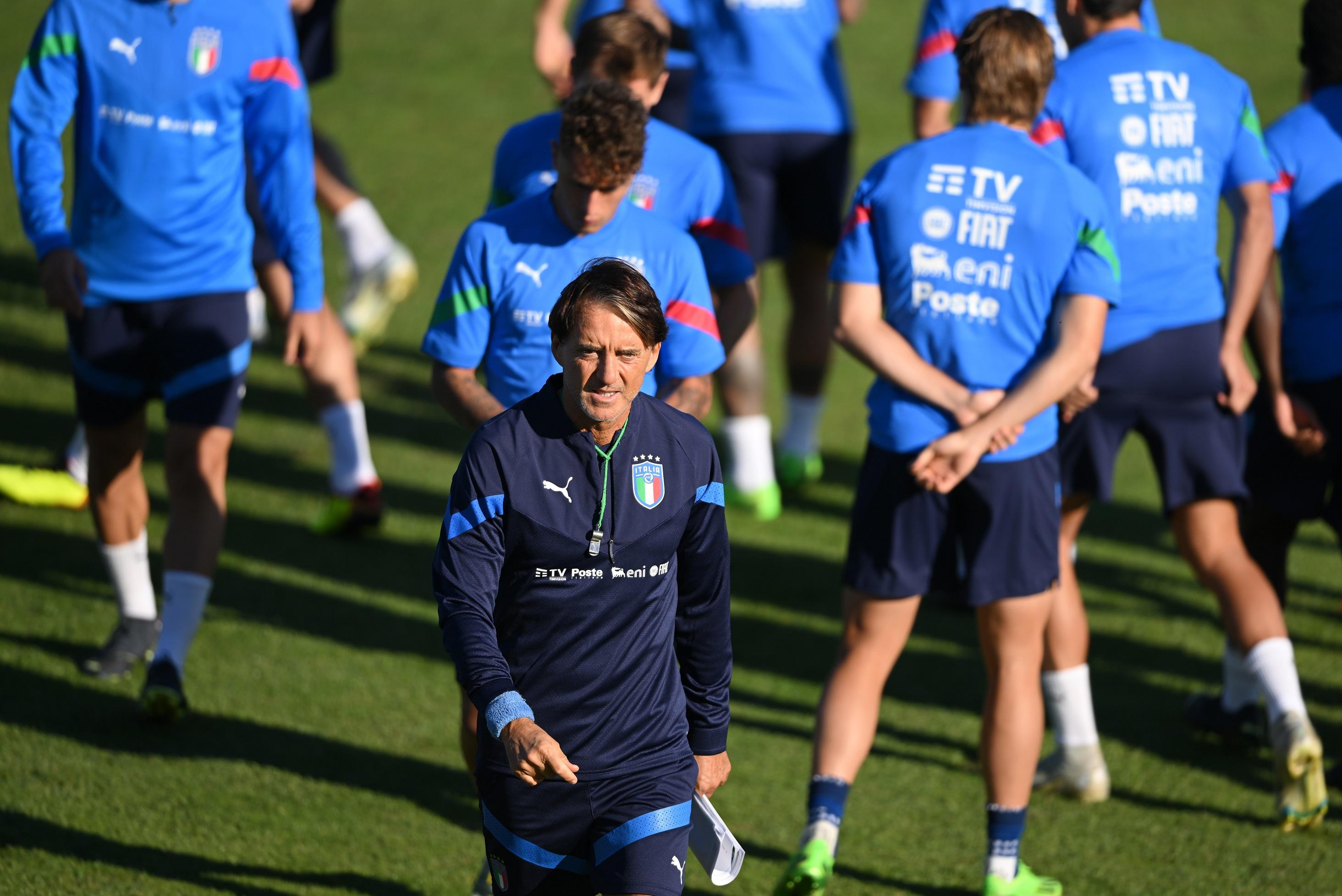 FLORENCE, ITALY - SEPTEMBER 21: Head coach Italy Roberto Mancini looks on during a Italy training session at Centro Tecnico Federale di Coverciano on September 21, 2022 in Florence, Italy. (Photo by Claudio Villa/Getty Images)