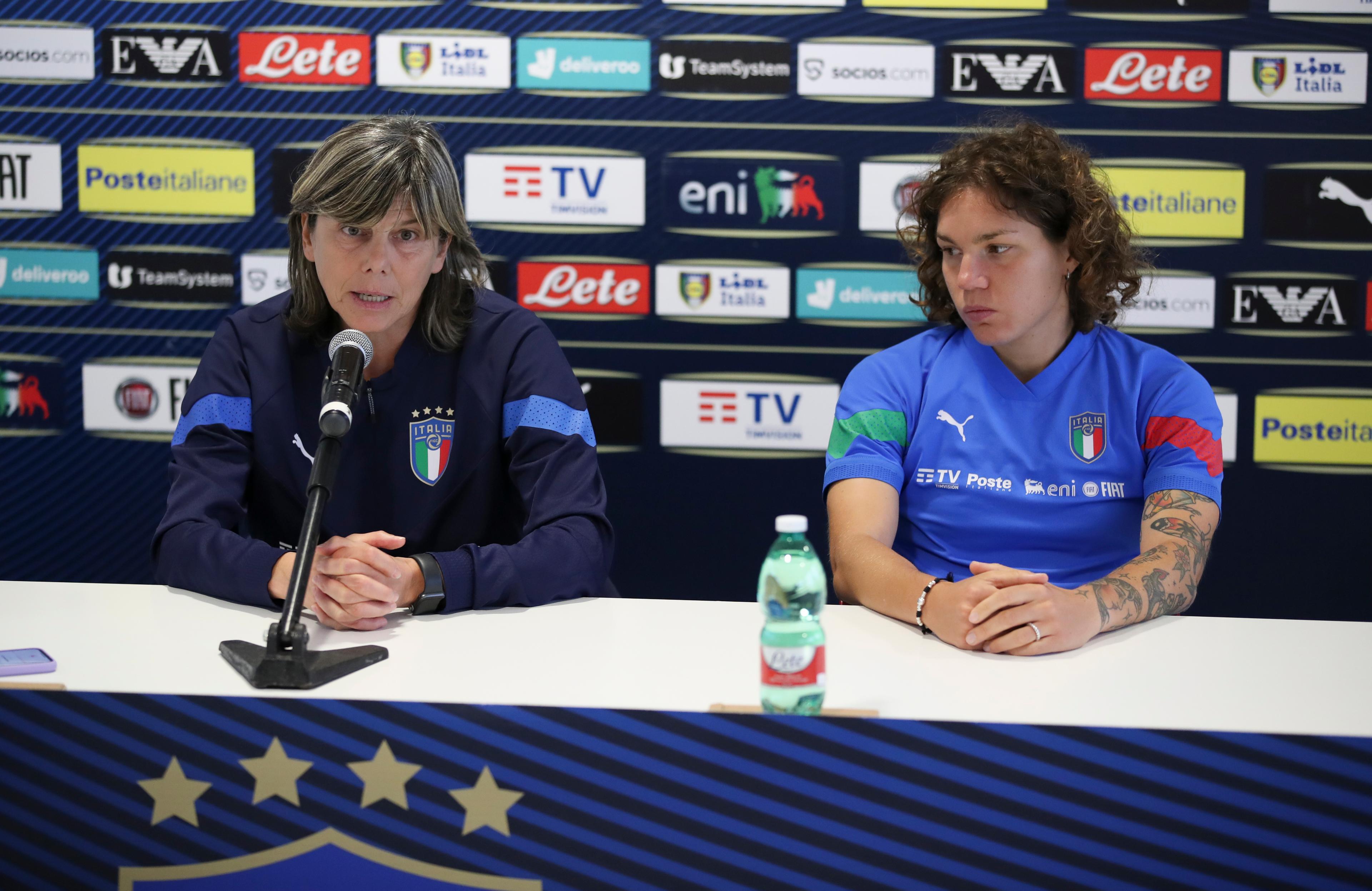 LIGNANO SABBIADORO, ITALY - NOVEMBER 10: Milena Bertolini and Elena Linari during the Italy Women Training Session/Press Conference at Stadio Guido Teghil on November 10, 2022 in Lignano Sabbiadoro, Italy. (Photo by Timothy Rogers/Getty Images)