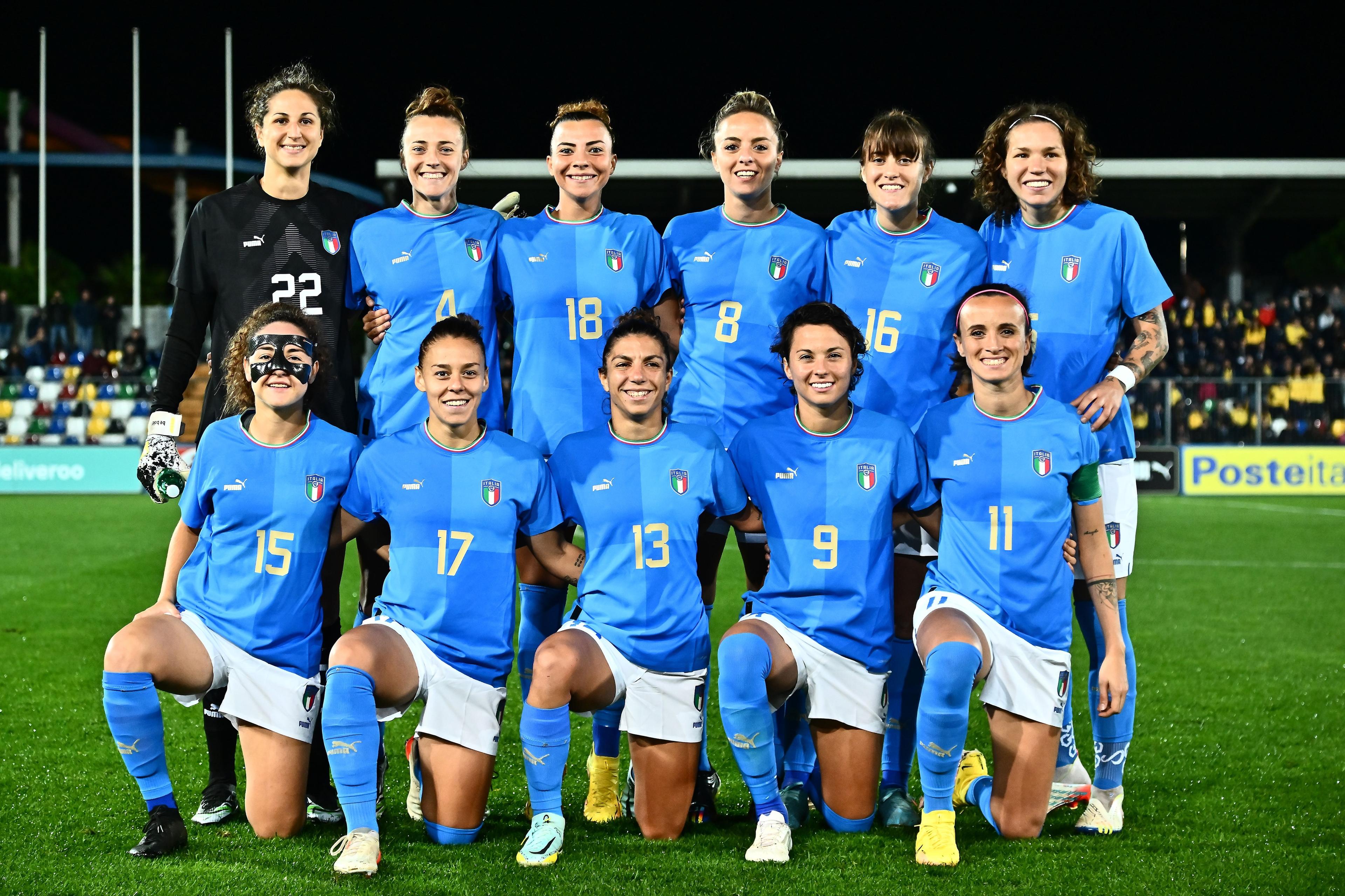 LIGNANO SABBIADORO, ITALY - NOVEMBER 11:Team of Italy line up during the Women's Frienly match between Italy and Austria at Stadio Guido Teghil on November 11, 2022 in Lignano Sabbiadoro, Italy. (Photo by Alessandro Sabattini/Getty Images)