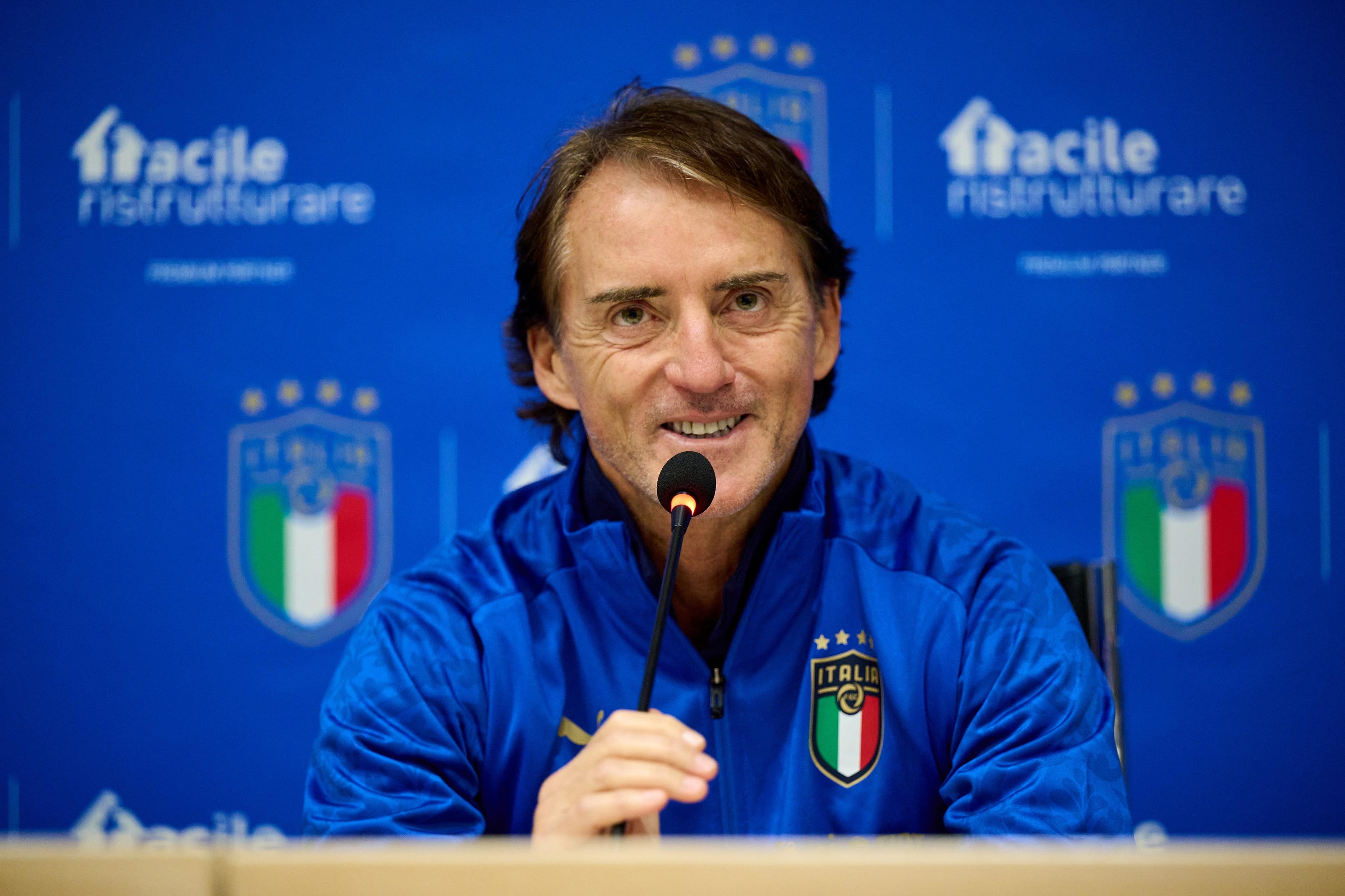 FLORENCE, ITALY - NOVEMBER 14: CT Roberto Mancini of Italy speaks with the media to present the new sponsorFacile Ristrutturare at Centro Tecnico Federale di Coverciano on November 14, 2022 in Florence, Italy. (Photo by Mattia Ozbot/Getty Images)
