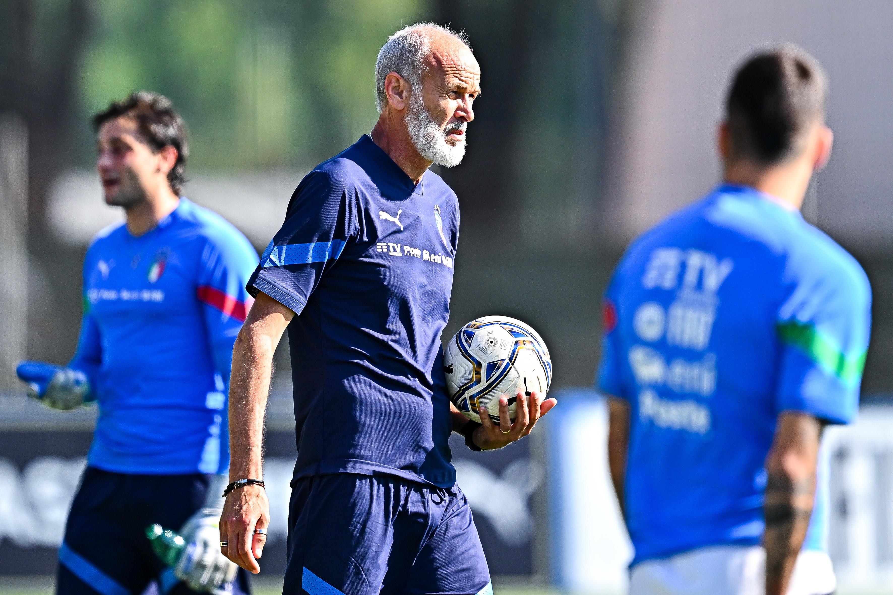 TIRRENIA, ITALY - MAY 31: Paolo Nicolato head coach of Italy looks on during an Italy U21 Training Session on May 31, 2022 in Tirrenia, Italy. (Photo by Simone Arveda/Getty Images)