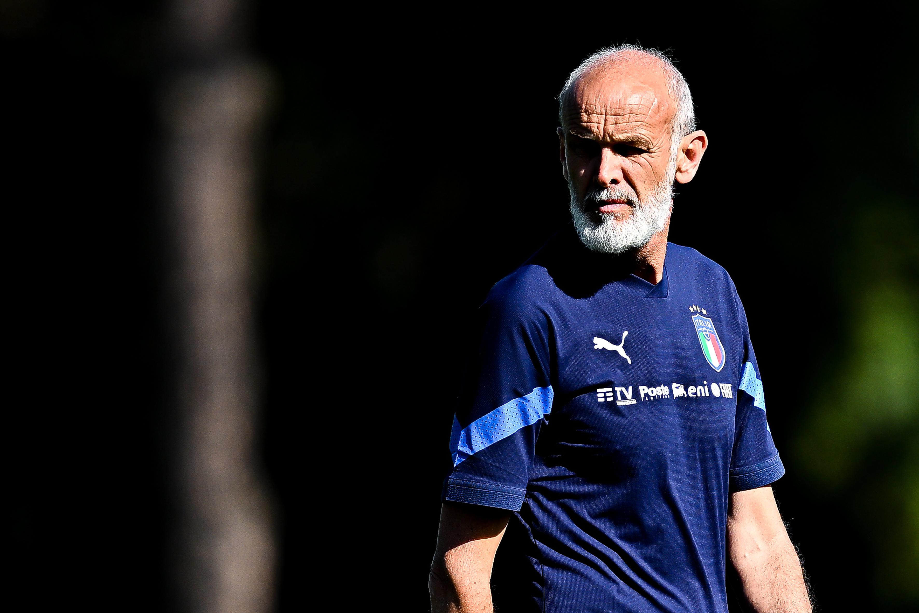TIRRENIA, ITALY - MAY 31: Paolo Nicolato head coach of Italy looks on before an Italy U21 Training Session on May 31, 2022 in Tirrenia, Italy. (Photo by Simone Arveda/Getty Images)