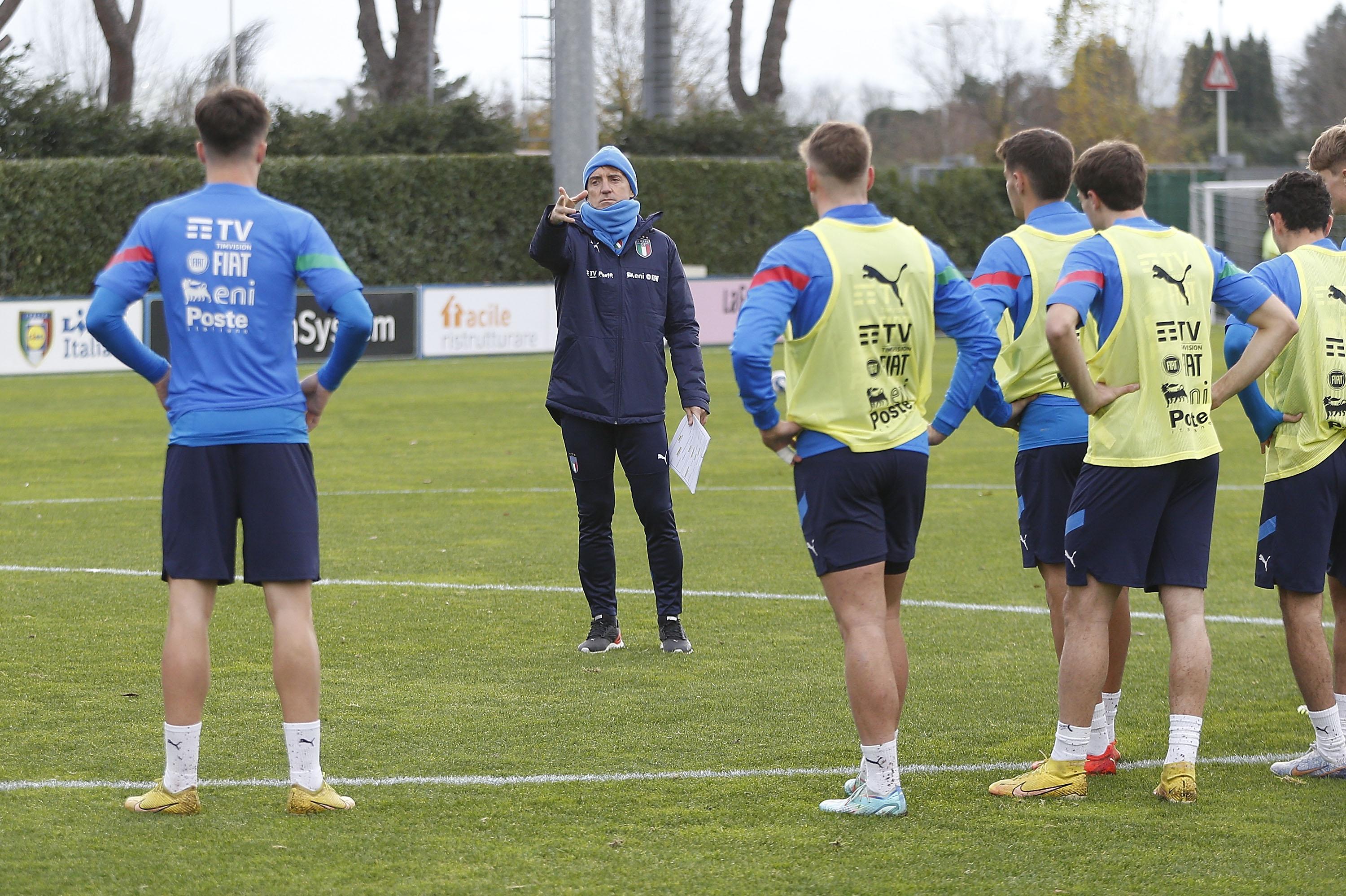 FLORENCE, ITALY - DECEMBER 21: Roberto Mancini manager of Italy during Italy training camp at Centro Tecnico Federale di Coverciano on December 21, 2022 in Florence, Italy. (Photo by Gabriele Maltinti/Getty Images) *** Local Caption *** Roberto Mancini
