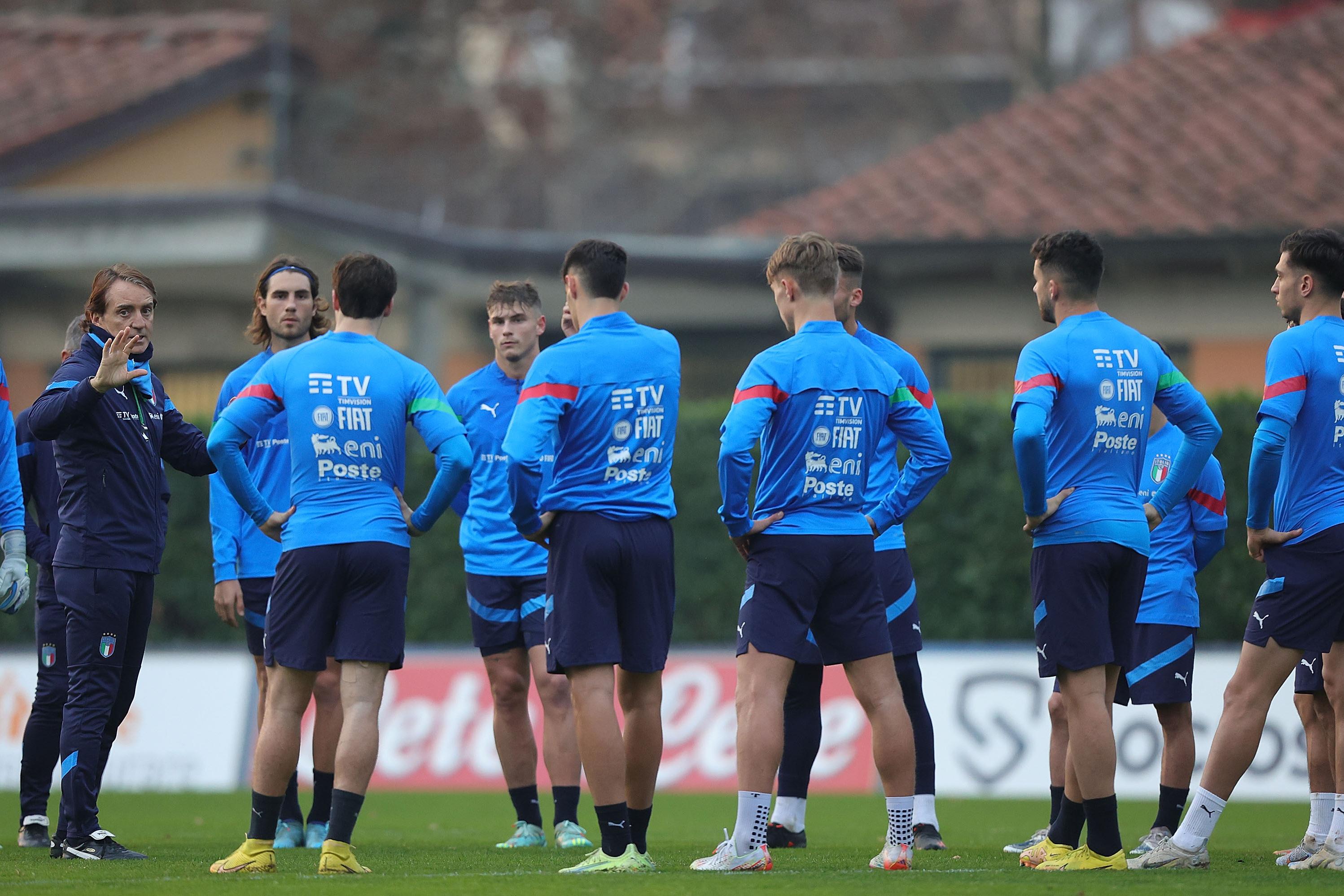 FLORENCE, ITALY - DECEMBER 20: Roberto Mancini manager of Italy during Italy training camp at Centro Tecnico Federale di Coverciano on December 20, 2022 in Florence, Italy.  (Photo by Gabriele Maltinti/Getty Images) *** Local Caption *** Roberto Mancini