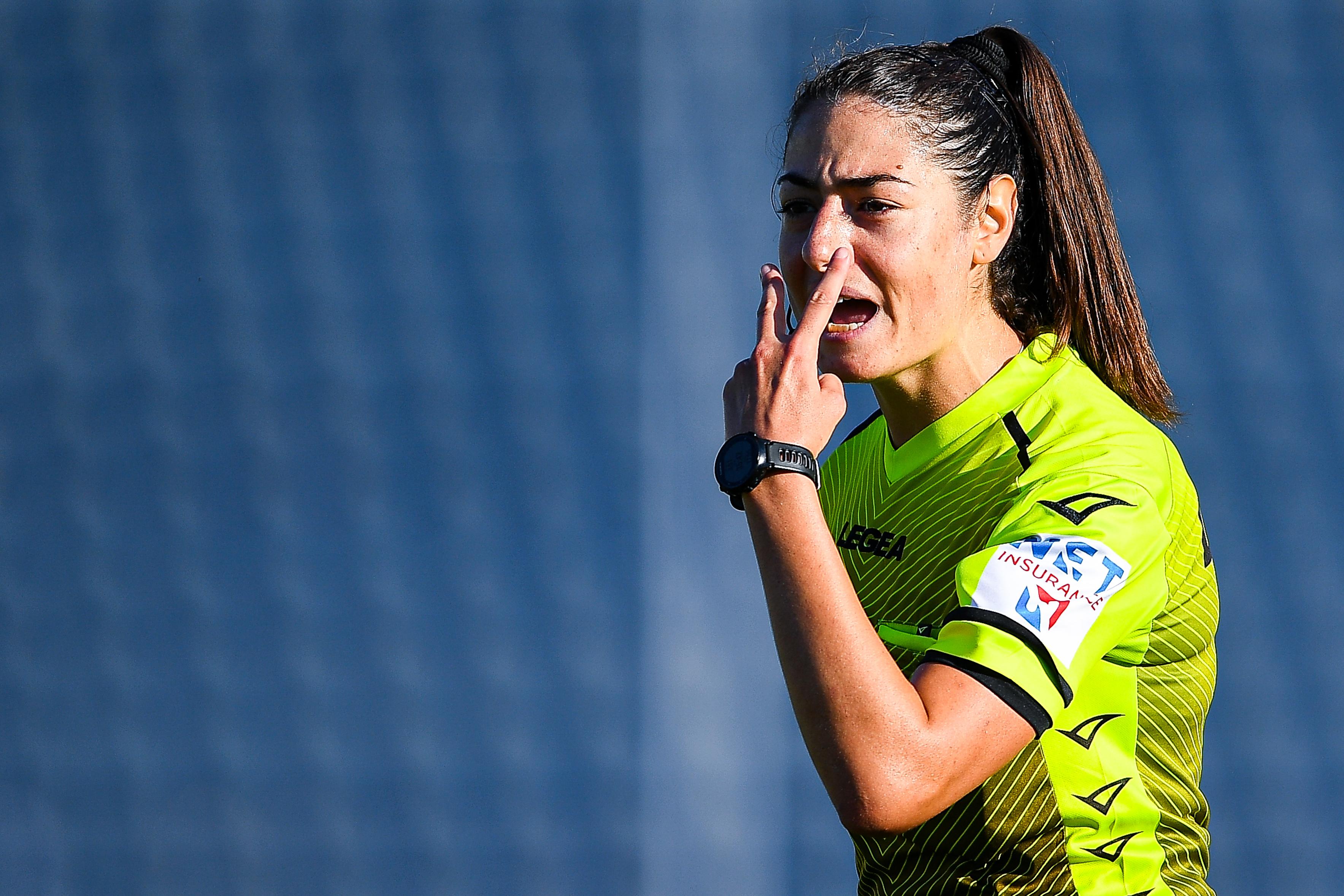 EMPOLI, ITALY - AUGUST 28: Referee Maria Sole Ferrieri Caputi during the Women Serie A match between Empoli FC and AS Roma at Stadio Carlo Castellani on August 28, 2021 in Empoli, Italy. (Photo by Getty Images)