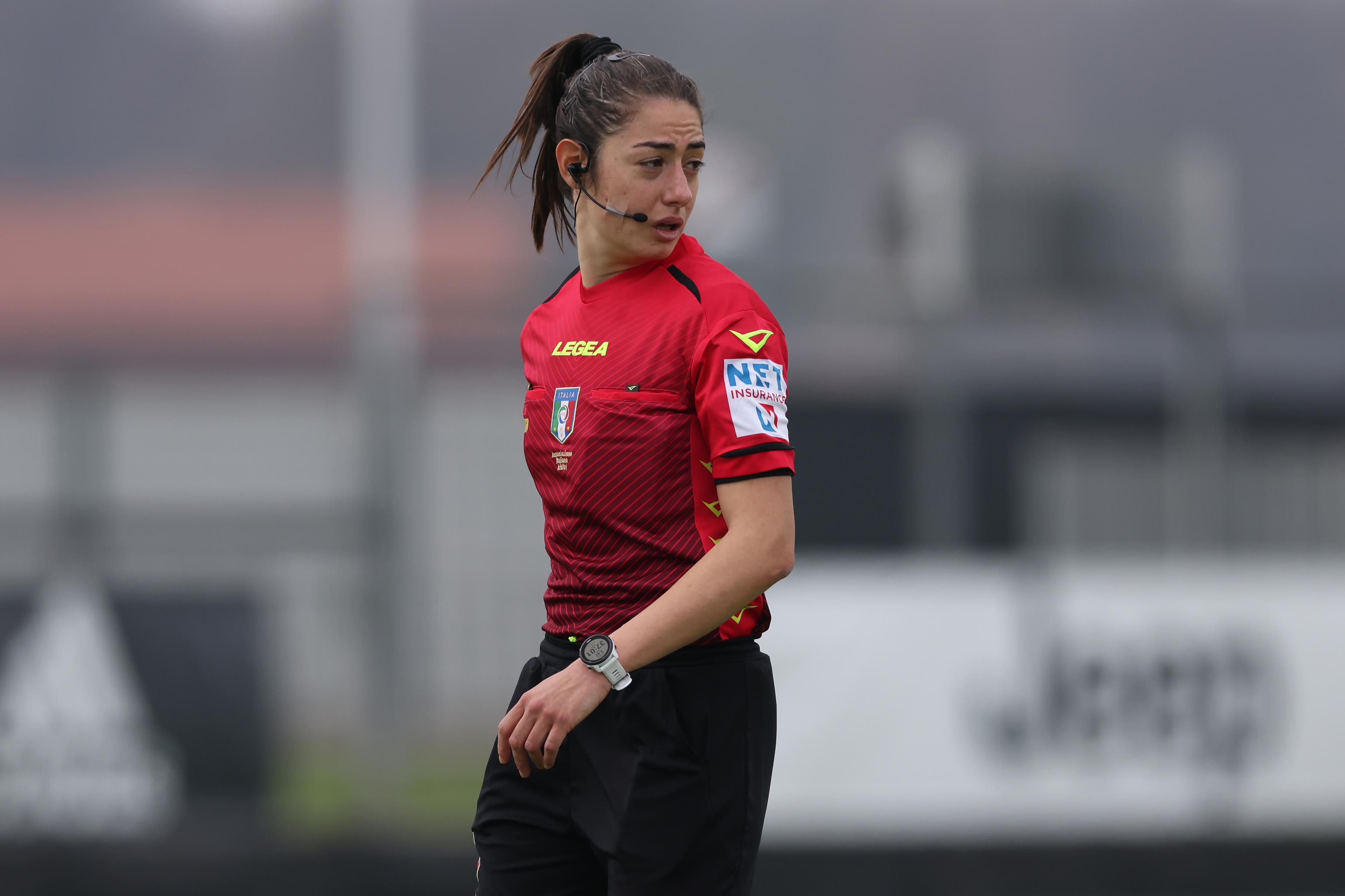 VINOVO, ITALY - MARCH 27: The referee Maria Sole Ferrieri Caputi looks on during the Women's Serie A match between Juventus FC and FC Internazionale at Juventus Center Vinovo on March 27, 2022 in Vinovo, Italy. (Photo by Jonathan Moscrop/Getty Images)