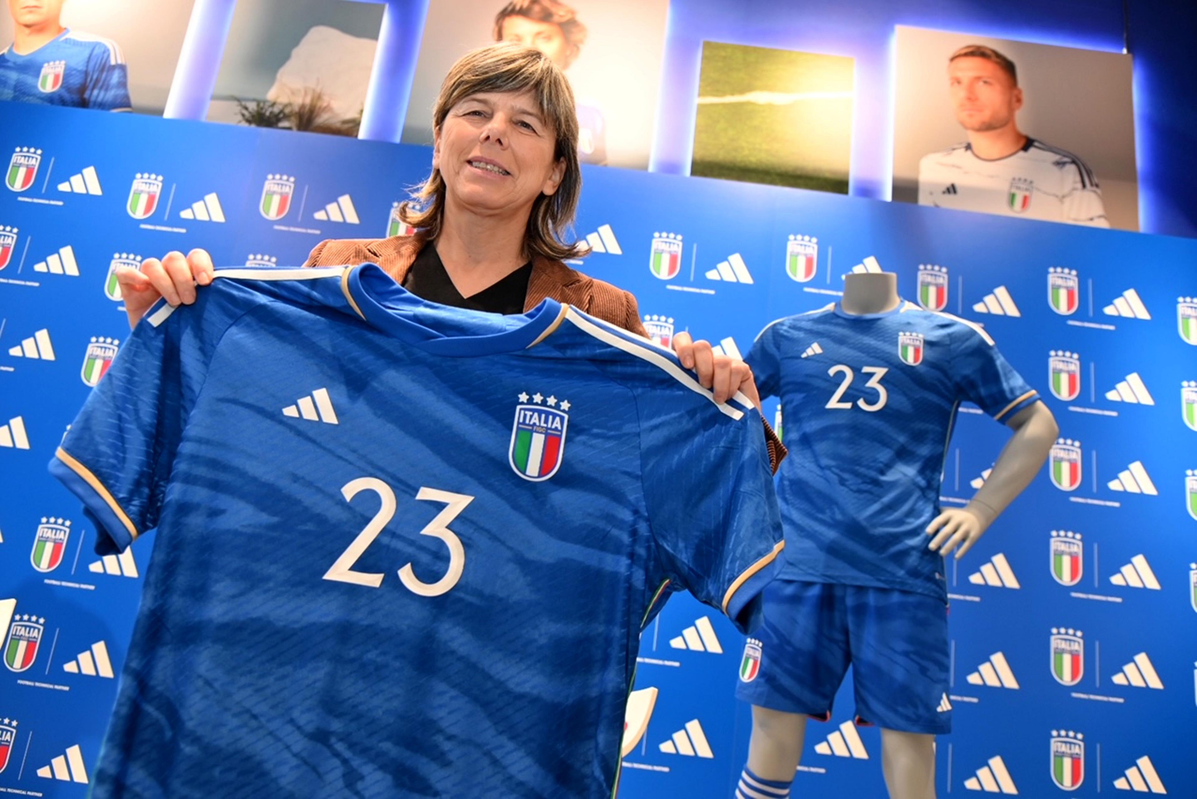 ROME, ITALY - JANUARY 18: Italy women head coach Milena Bertolini poses with the new Italy jersey during the unveiling of the partnership between FIGC & adidas on January 18, 2023 in Rome, Italy. (Photo by Marco Rosi/Getty Images)