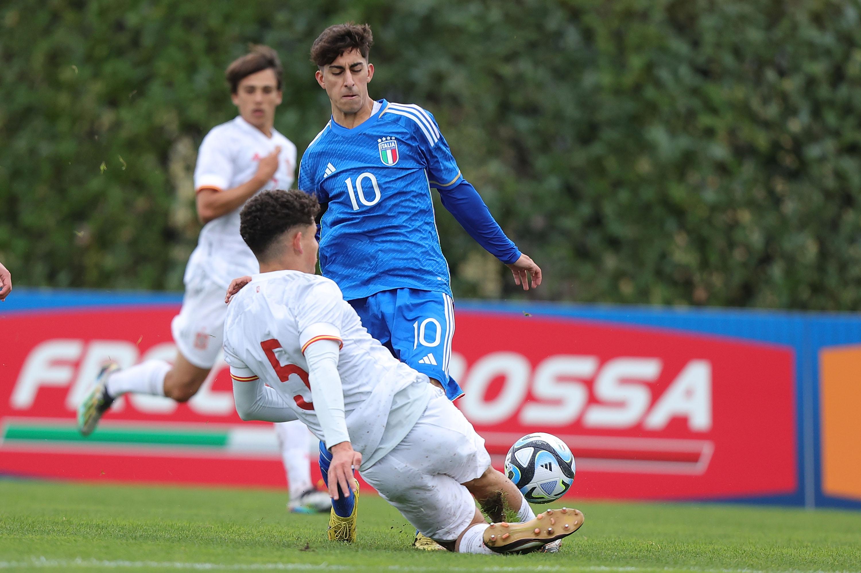 FLORENCE, ITALY - JANUARY 18: Kevin Bruno of Italy U18 in action during the international friendly match between Italy U18 and Spain U18 at Centro Tecnico Federale di Coverciano on January 18, 2023 in Florence, Italy. (Photo by Gabriele Maltinti/Getty Images) *** Local Caption *** Kevin Bruno