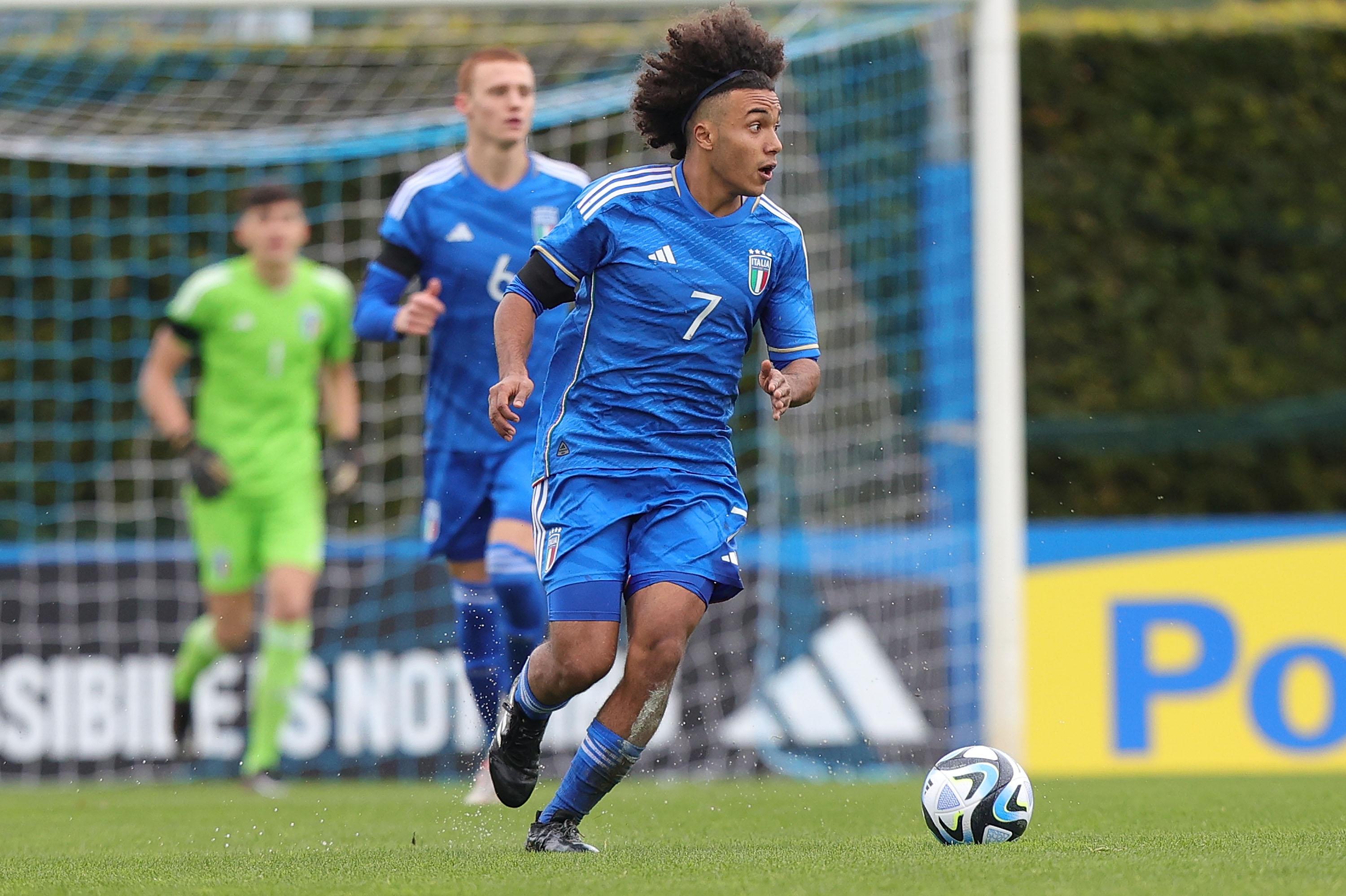 FLORENCE, ITALY - JANUARY 18: Aaron Ciammaglichella of Italy U18 in action during the international friendly match between Italy U18 and Spain U18 at Centro Tecnico Federale di Coverciano on January 18, 2023 in Florence, Italy. (Photo by Gabriele Maltinti/Getty Images) *** Local Caption *** Aaron Ciammaglichella