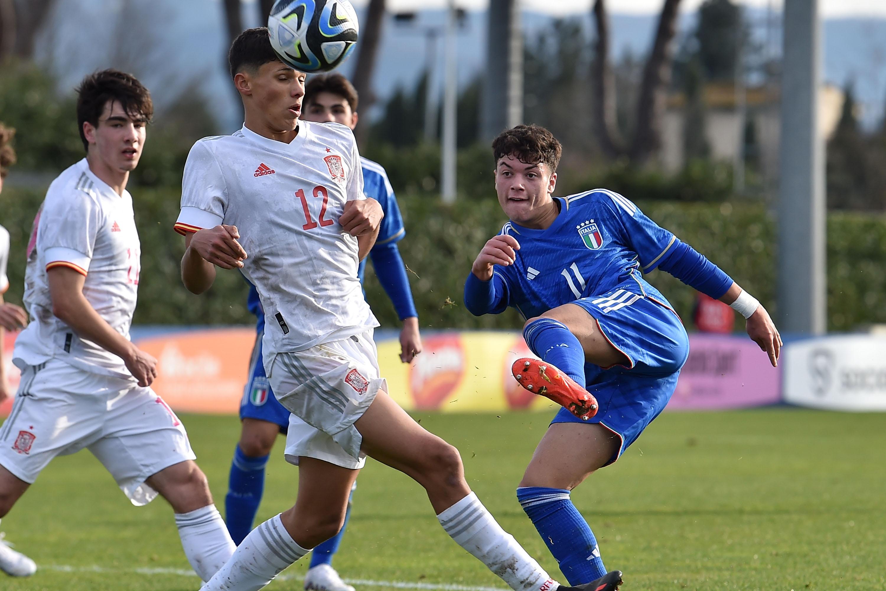 FLORENCE, ITALY - JANUARY 25:  Emanuele Rao of Italy U17 and Dani Budesca of Spain U17 in action during the International Friendly match between Italy U17 and Spain U17 on January 25, 2023 in Florence, Italy.  (Photo by Giuseppe Bellini/Getty Images) *** Local Caption *** Emanuele RaoDani Budesca