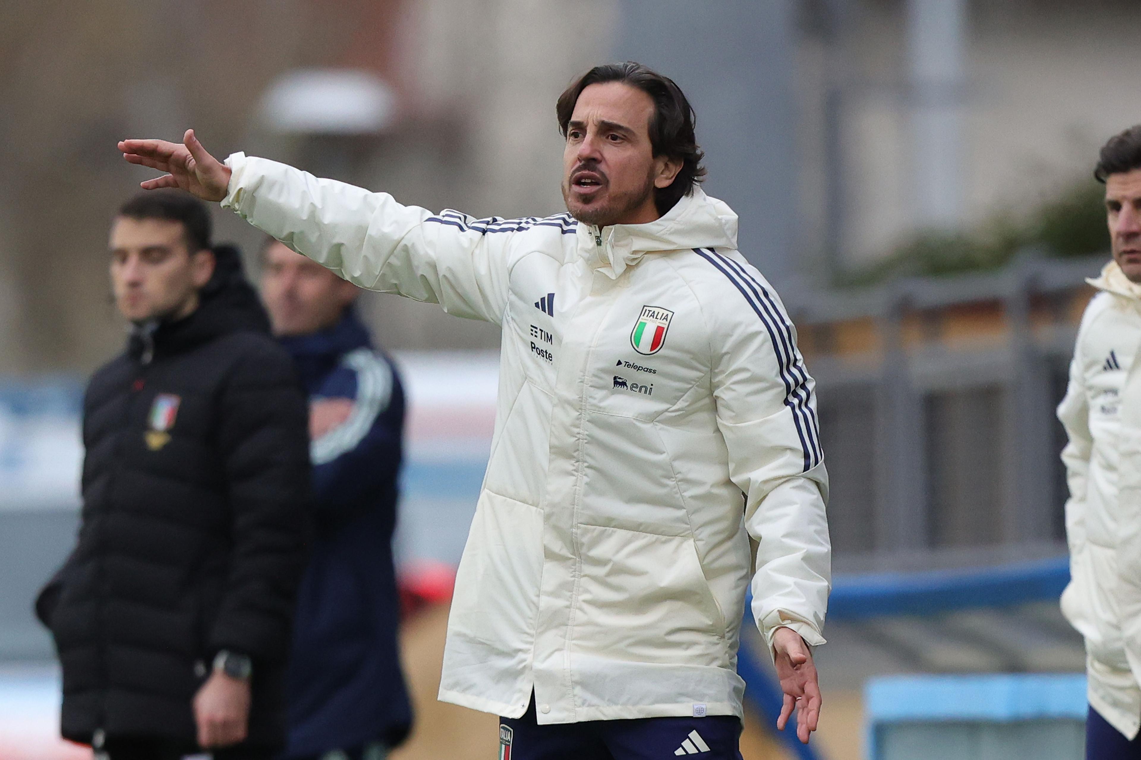 FLORENCE, ITALY - JANUARY 18: Head coach of Italy U18 Daniele Franceschini gestures during the international friendly match between Italy U18 and Spain U18 at Centro Tecnico Federale di Coverciano on January 18, 2023 in Florence, Italy. (Photo by Gabriele Maltinti/Getty Images) *** Local Caption *** Daniele Franceschini