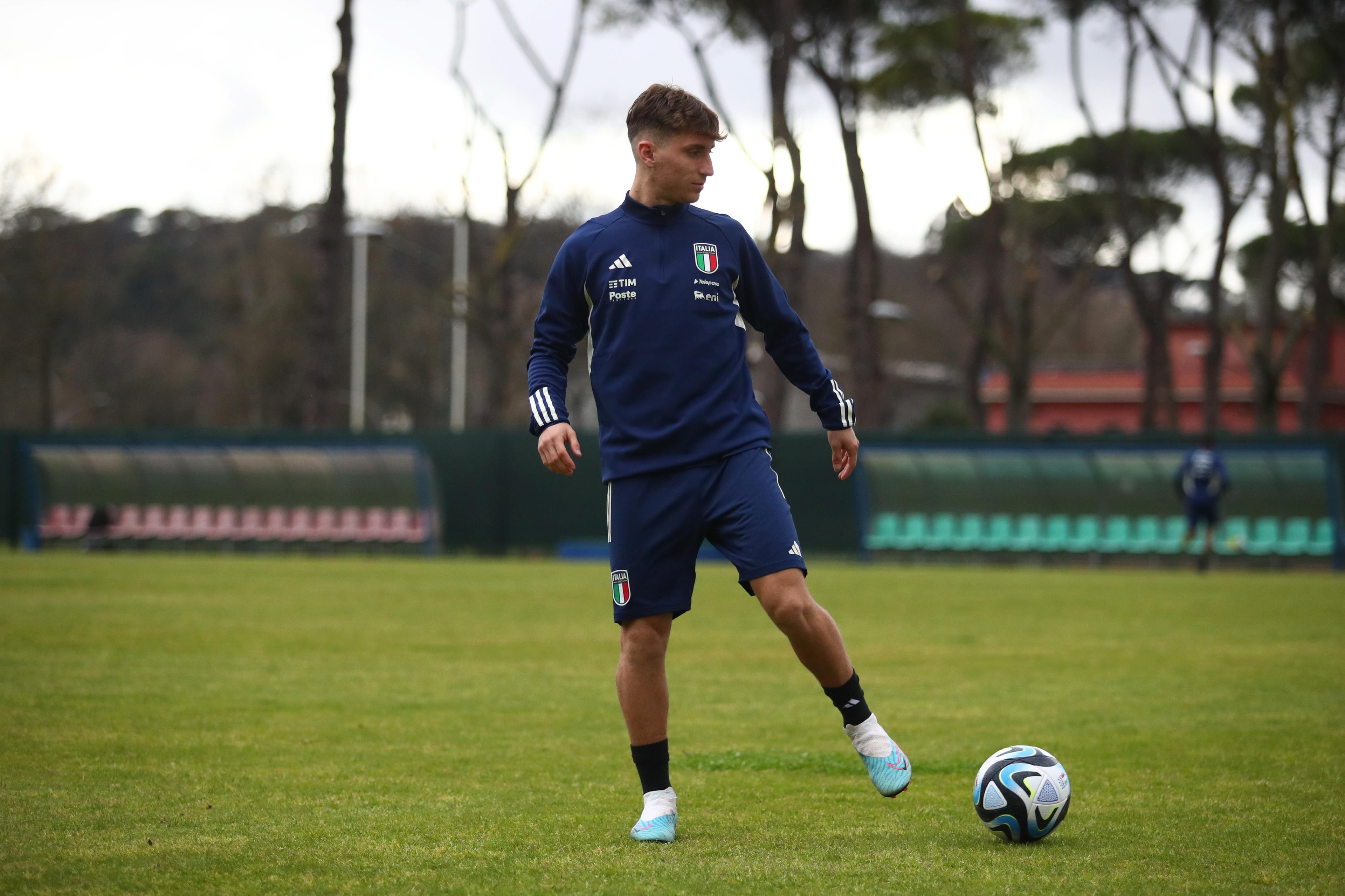 ROME, ITALY - MARCH 20: Tommaso Baldanzi of Italy U21 in action during the training session at Giulio Onesti sport centre on March 20, 2023 in Rome, Italy. (Photo by Paolo Bruno/Getty Images)