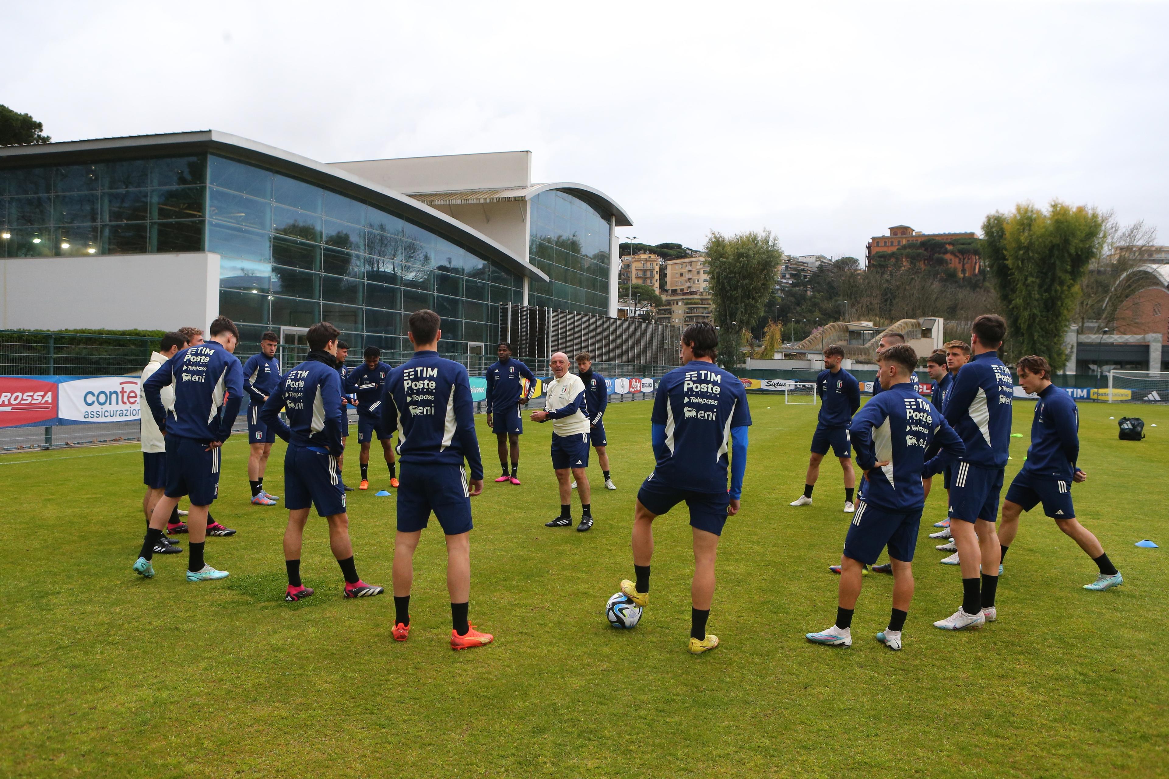 ROME, ITALY - MARCH 20: Italy U21 players during the training session at Giulio Onesti sport centre on March 20, 2023 in Rome, Italy. (Photo by Paolo Bruno/Getty Images)