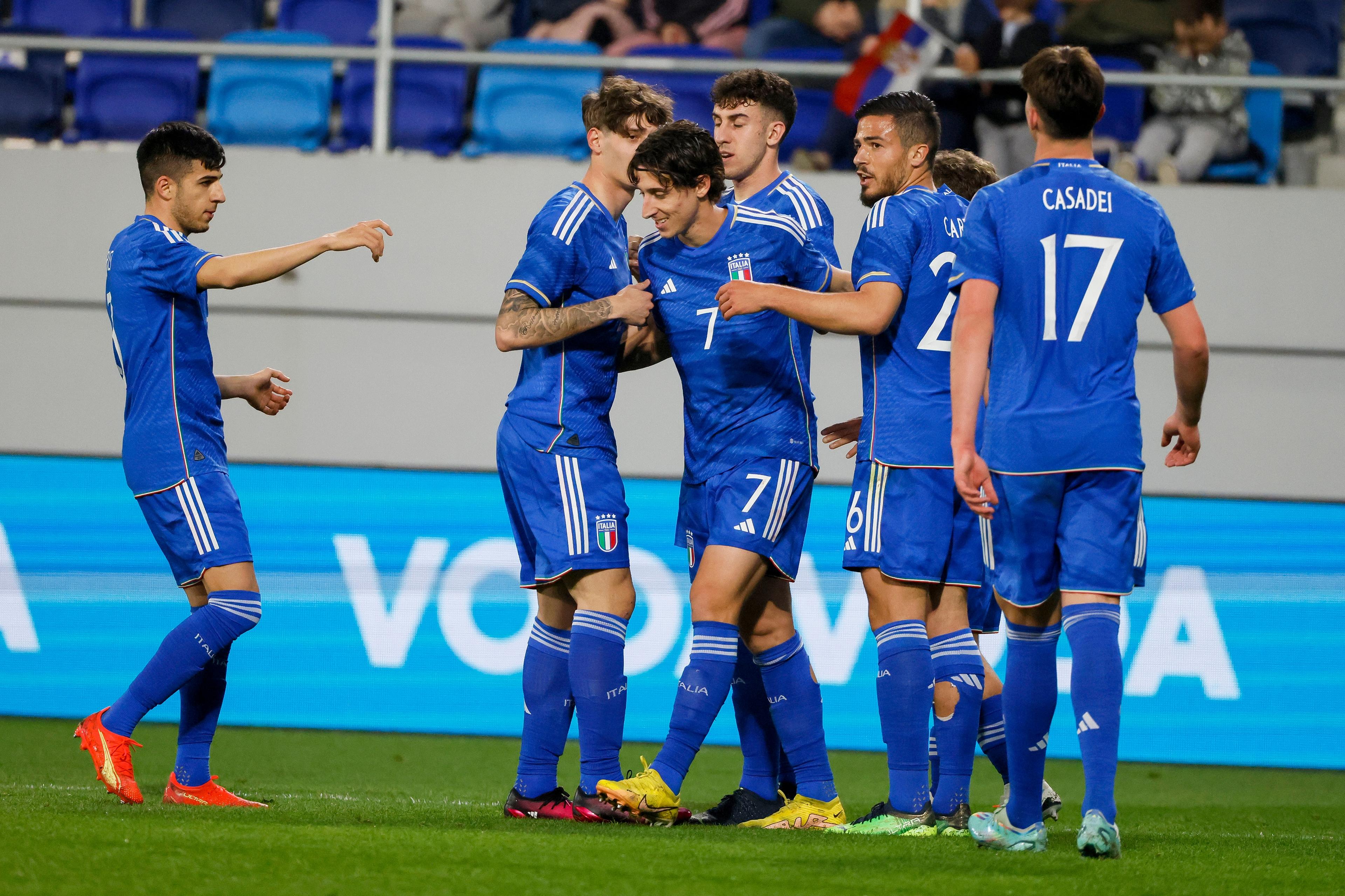 BACKA TOPOLA, SERBIA - MARCH 24: Players of Italy celebrates during the International Friendly match between Serbia U21 and Italy U21 at stadium TSC Arena on March 24, 2023 in Backa Topola, Serbia. (Photo by Srdjan Stevanovic/Getty Images)