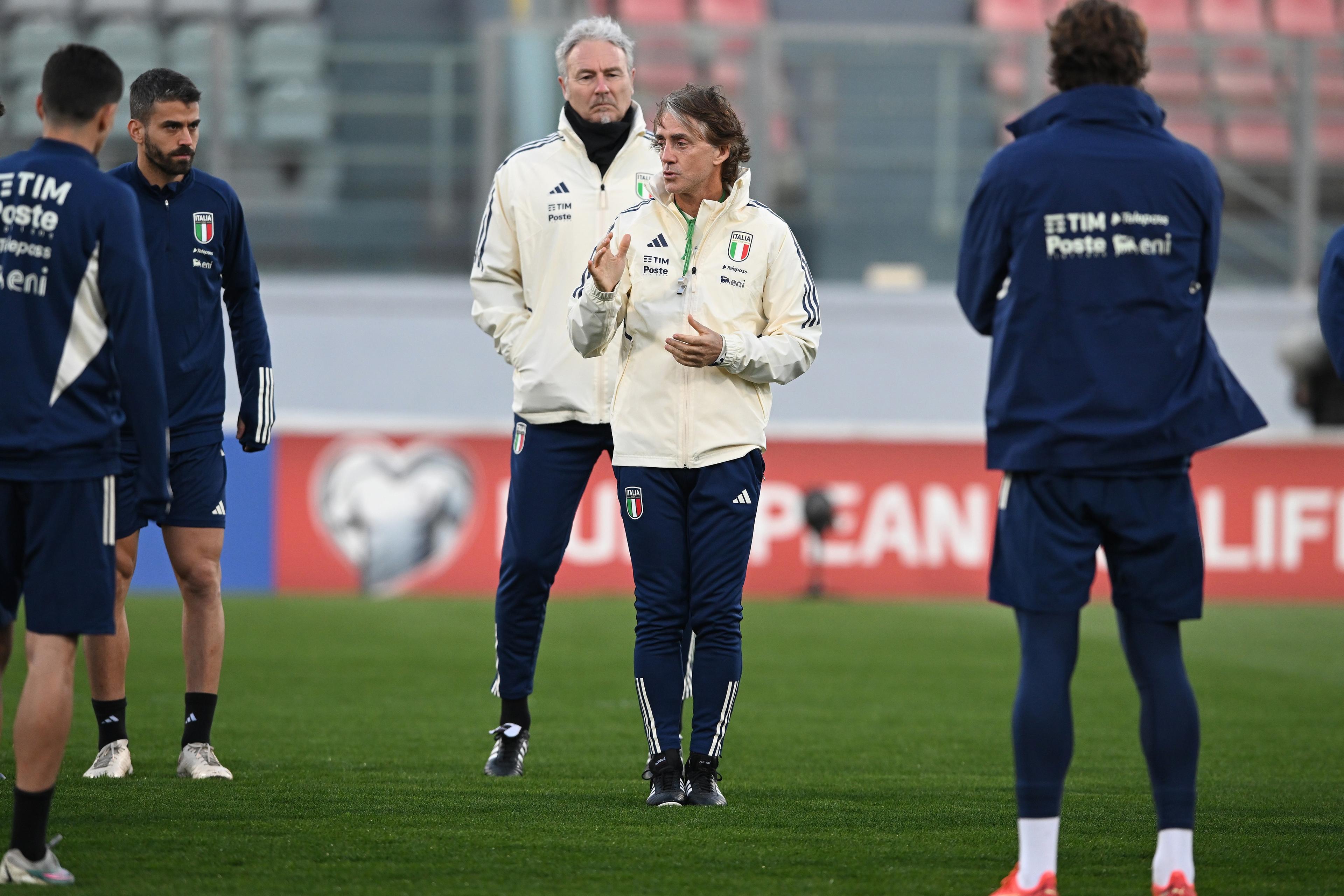 MALTA, MALTA - MARCH 25:  Head coach of Italy Roberto Mancini reacts during a Italy training session at Ta Qali Stadium on March 25, 2023 in Malta, Malta. (Photo by Claudio Villa/Getty Images)