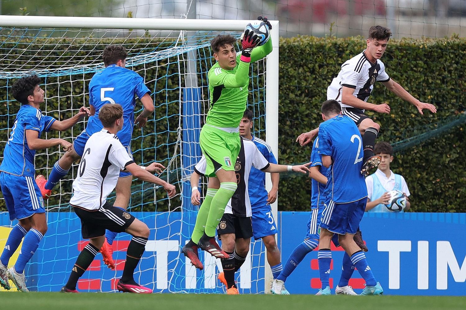 FLORENCE, ITALY - MARCH 24: Tommaso Vannucchi goalkeeper of Italy U16 in action during the U16 international friendly match between Italy and Germany at Tecnical Centre of Coverciano on March 24, 2023 in Florence, Italy. (Photo by Gabriele Maltinti/Getty Images) *** Local Caption *** Tommaso Vannucchi