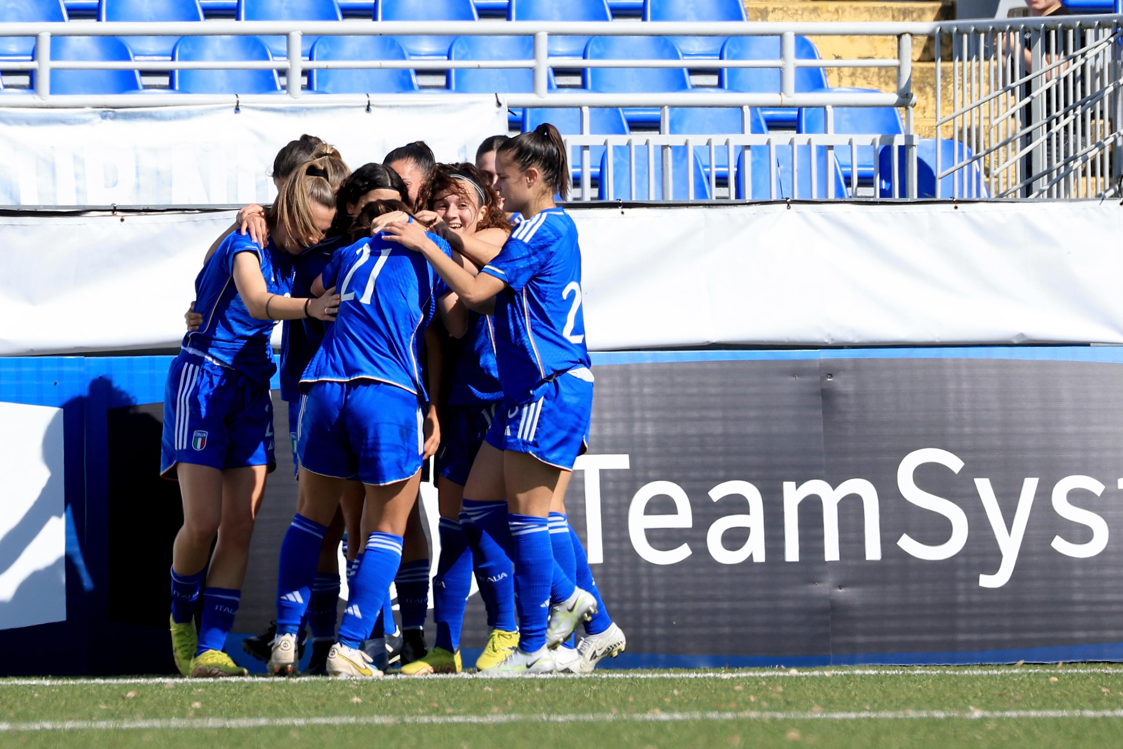 NOVARA, ITALY - APRIL 08: Giulia Dragoni of Italy U19 celebrates his goal with his team-mates during the UEFA Women's Under 19 Championship match between Bosnia and Herzegovina U19 and Italy U19 on April 08, 2023 in Novara, Italy. (Photo by Giuseppe Cottini/Getty Images)