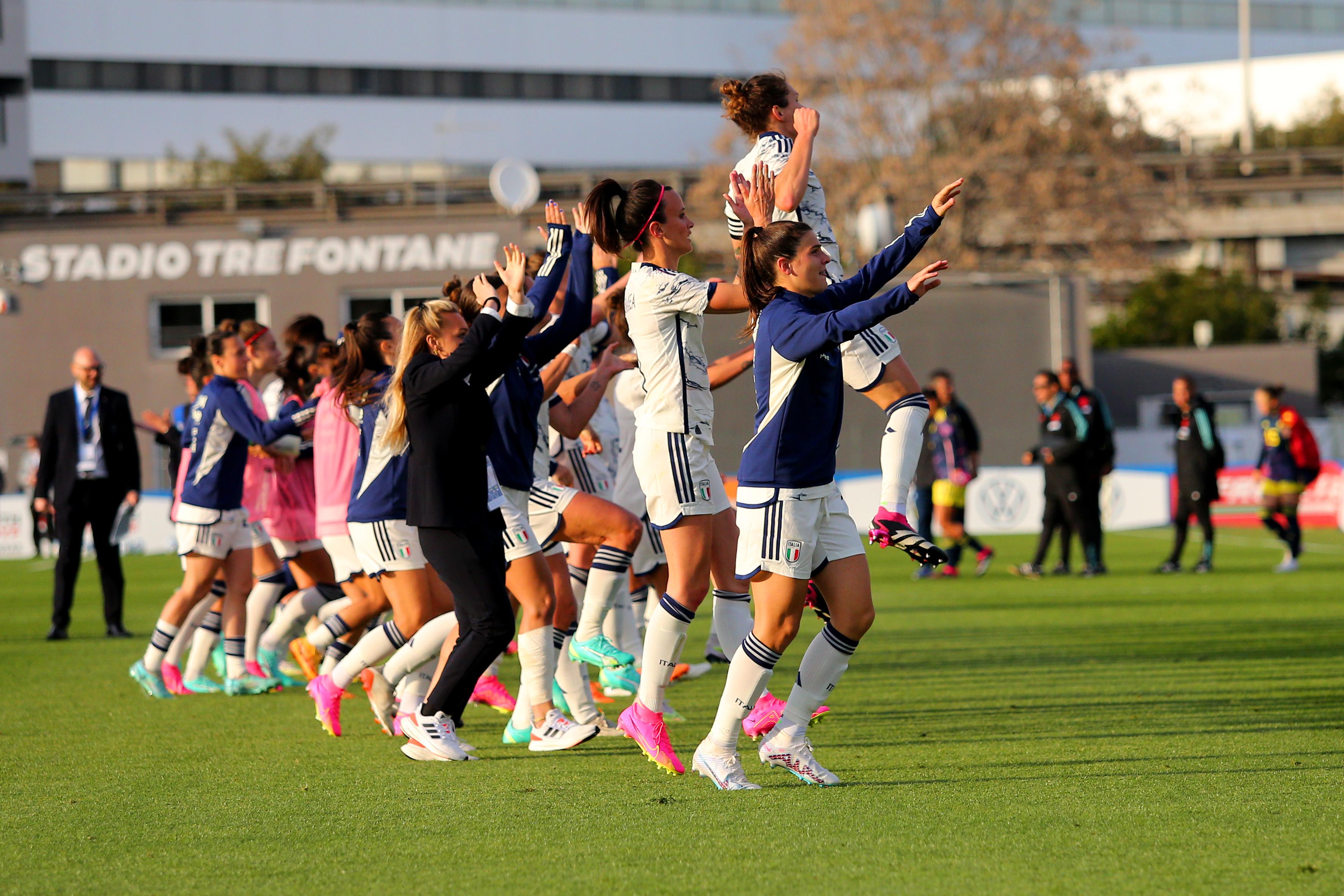 ROME, ITALY - APRIL 11: Italy women players celebrate the victory after the International friendly match between Italy women and Colombia women at Stadio Tre Fontane on April 11, 2023 in Rome, Italy. (Photo by Paolo Bruno/Getty Images)