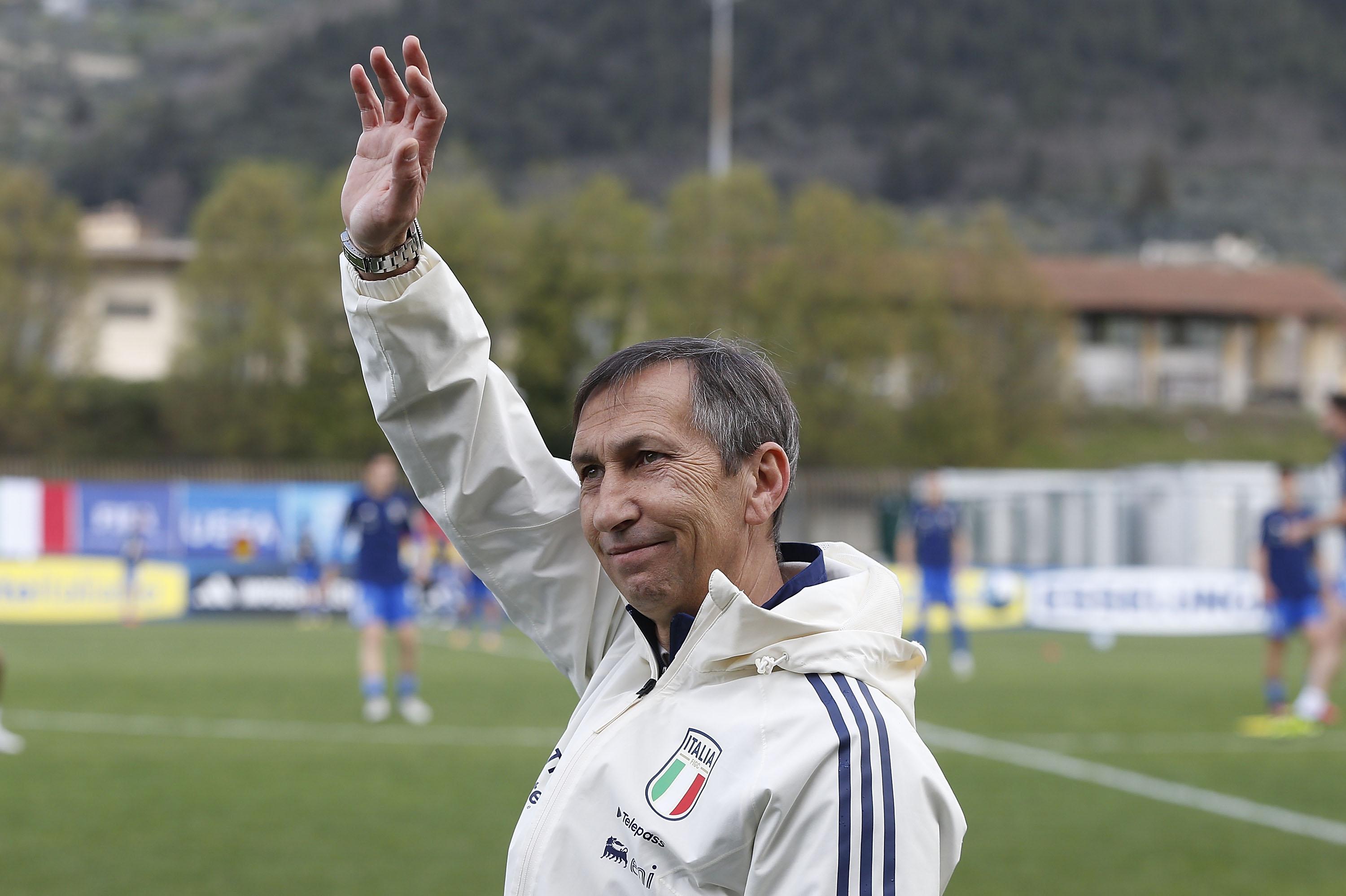 PRATO, ITALY - MARCH 27: Head coach of Italy U20 Carmine Nunziata gestures during the U20 international friendly match between Italy and Germany at Stadio Lungobisenzio on March 27, 2023 in Prato, Italy. (Photo by Gabriele Maltinti/Getty Images) *** Local Caption *** Carmen Nunziata