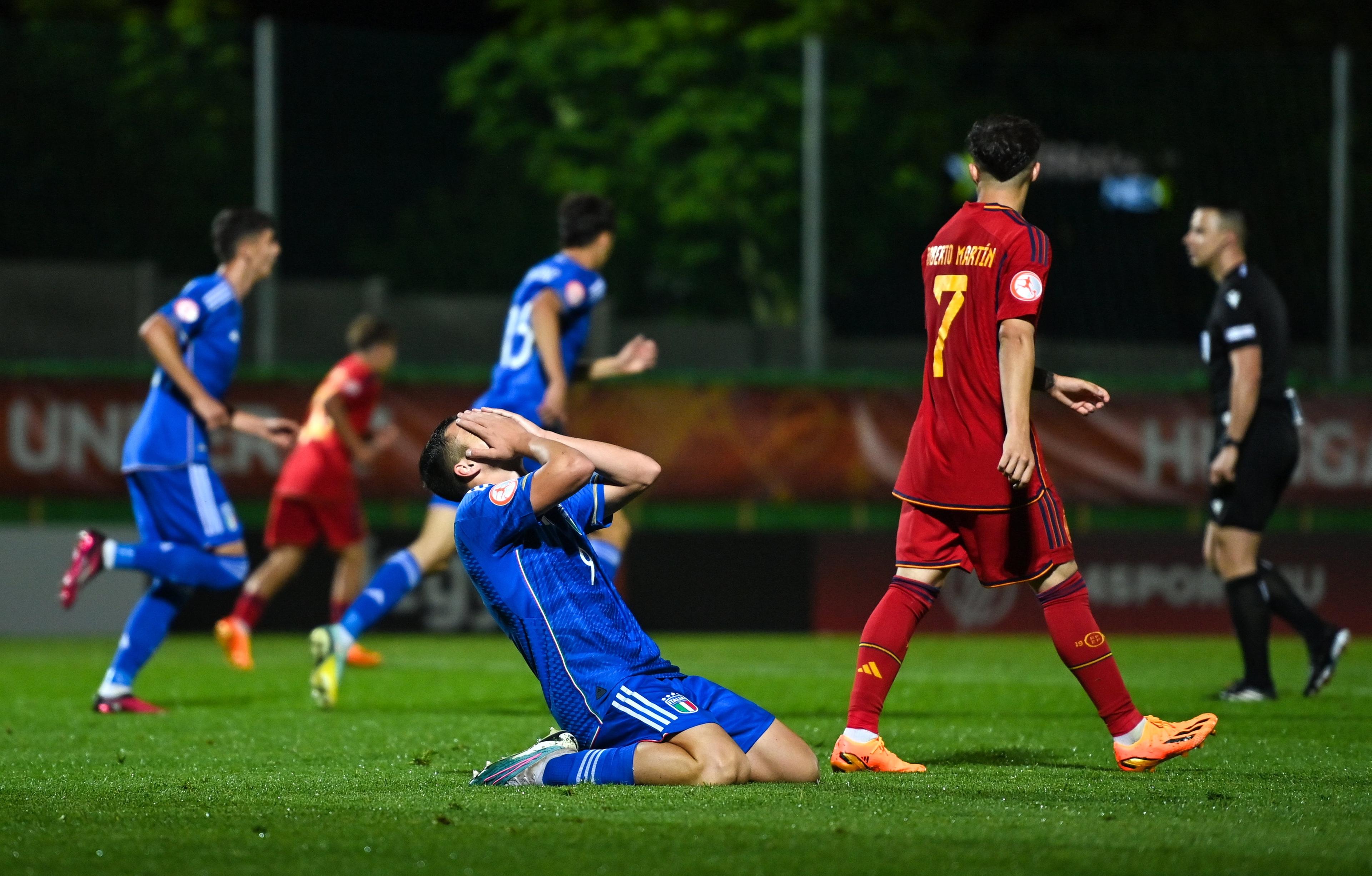 BUDAÖRS, HUNGARY - MAY 18: Federico Ragnoli Galli of Italy reacts after a late missed opportunity on goal during the UEFA European Under-17 Championship Finals 2023 Group B match between Italy and Spain in the BSC Stadium on May 18, 2023 in Budaörs, Hungary. (Photo by Ben McShane - Sportsfile/UEFA via Getty Images)