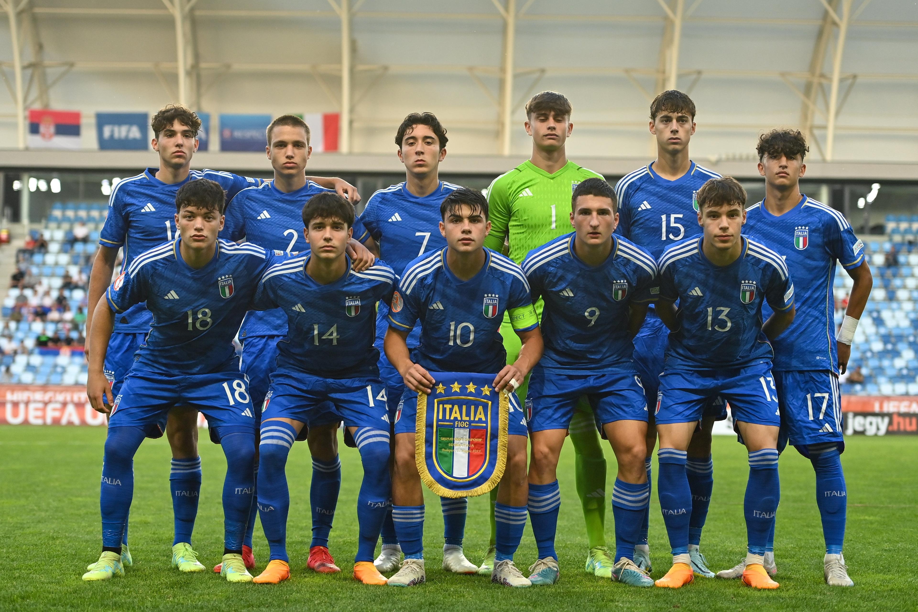 BUDAPEST, HUNGARY - MAY 21: The Italy team before the UEFA European Under-17 Championship Finals 2023 Group B match between Serbia and Italy in the Hidegkuti N\\u00C3\\u00A1ndor Stadiom on May 21, 2023 in Budapest, Hungary. (Photo by Ben McShane - Sportsfile/UEFA via Getty Images)