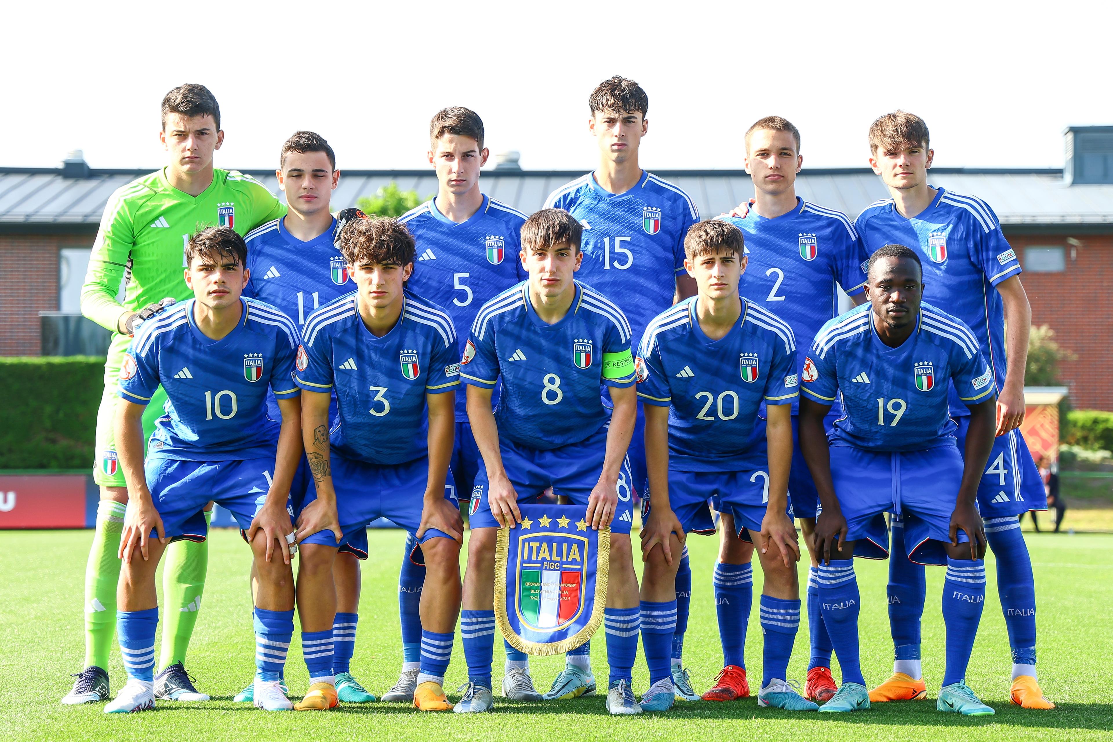 TELKI, HUNGARY - MAY 18: The Italy team before the UEFA European Under-17 Championship Finals 2023 Group A match between Serbia and Slovenia in the Telki Training Centre on May 24, 2023 in Telki, Hungary. (Photo by Szilvia Micheller/ UEFA)\\r