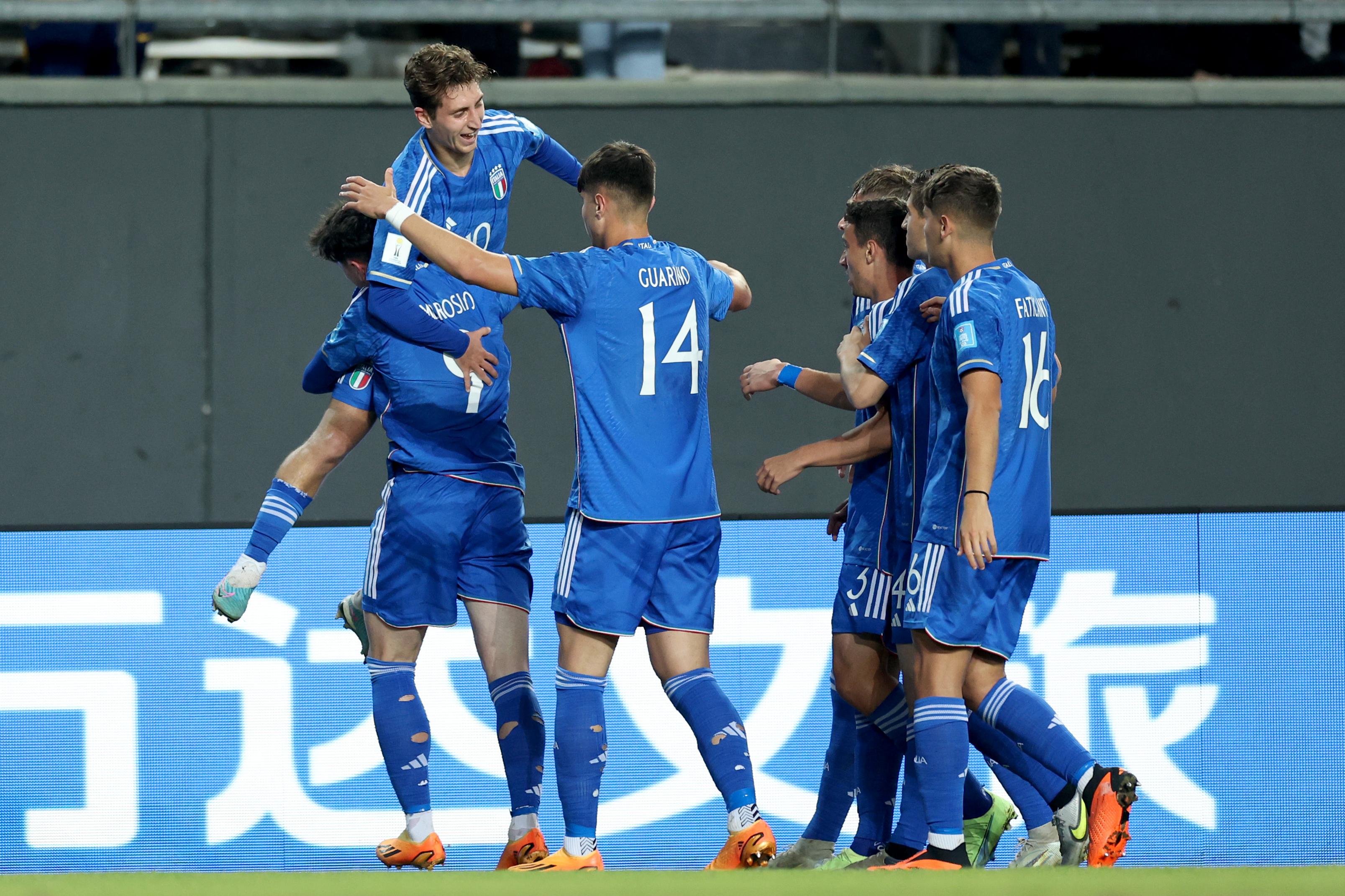 LA PLATA, ARGENTINA - MAY 31: Tommaso Baldanzi of Italy celebrates with teammates after scoring the team\\'s first goal during a FIFA U-20 World Cup Argentina 2023  Round of 16 match between England and Italy at Estadio La Plata on May 31, 2023 in La Plata, Argentina. (Photo by Tim Nwachukwu - FIFA/FIFA via Getty Images)