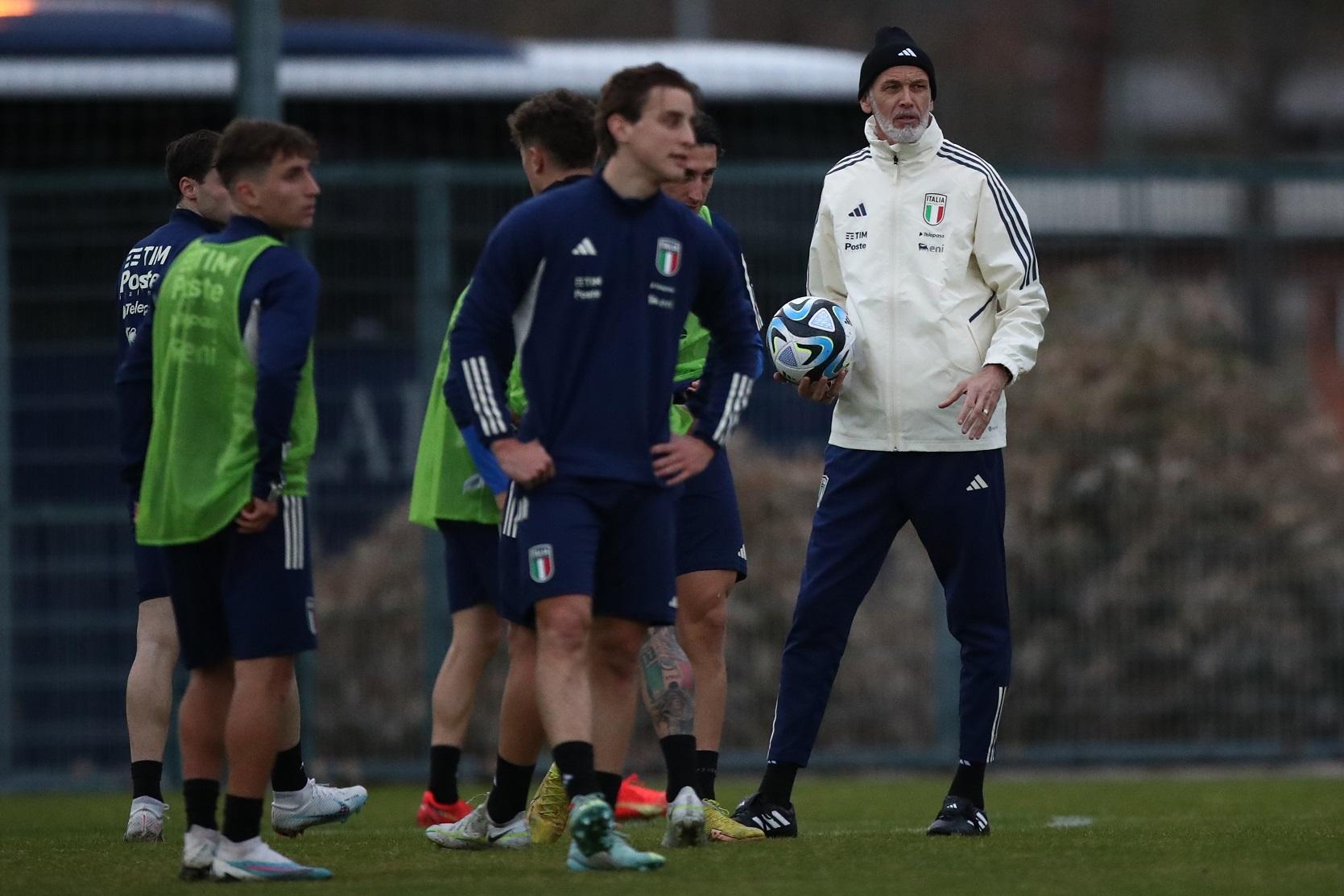 ROME, ITALY - MARCH 20: Italy U21 head Coach Paolo Nicolato looks on during the training session at  Giulio Onesti sport centre on March 20, 2023 in Rome, Italy. (Photo by Paolo Bruno/Getty Images)
