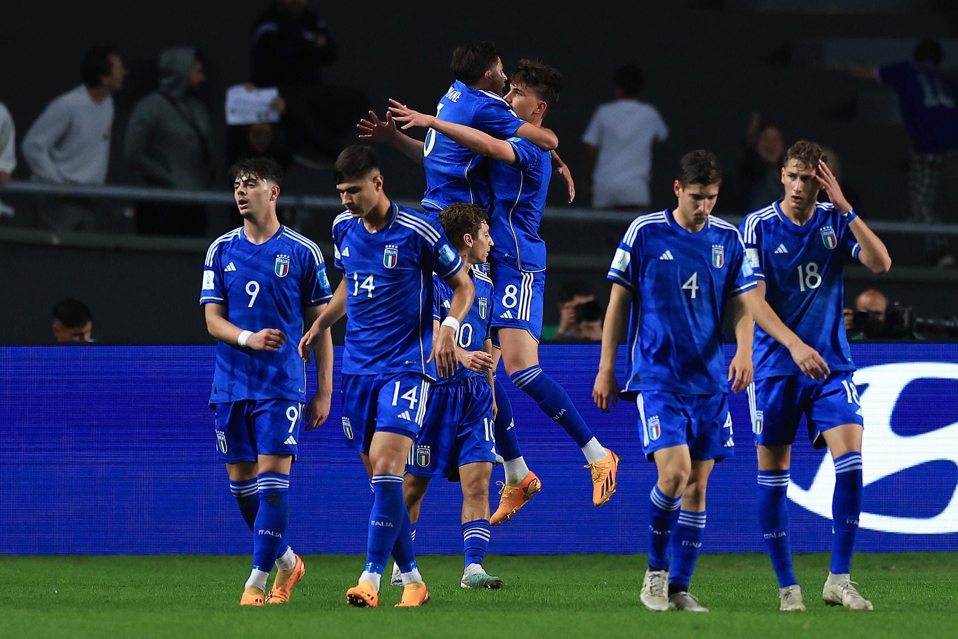 LA PLATA, ARGENTINA - JUNE 08: Cesare Casadei of Italy celebrates with his teammates after scoring the team's first goal during the FIFA U-20 World Cup Argentina 2023 Semi Finals match between Italy and Korea Republic at Estadio La Plata on June 08, 2023 in La Plata, Argentina. (Photo by Buda Mendes - FIFA/FIFA via Getty Images)