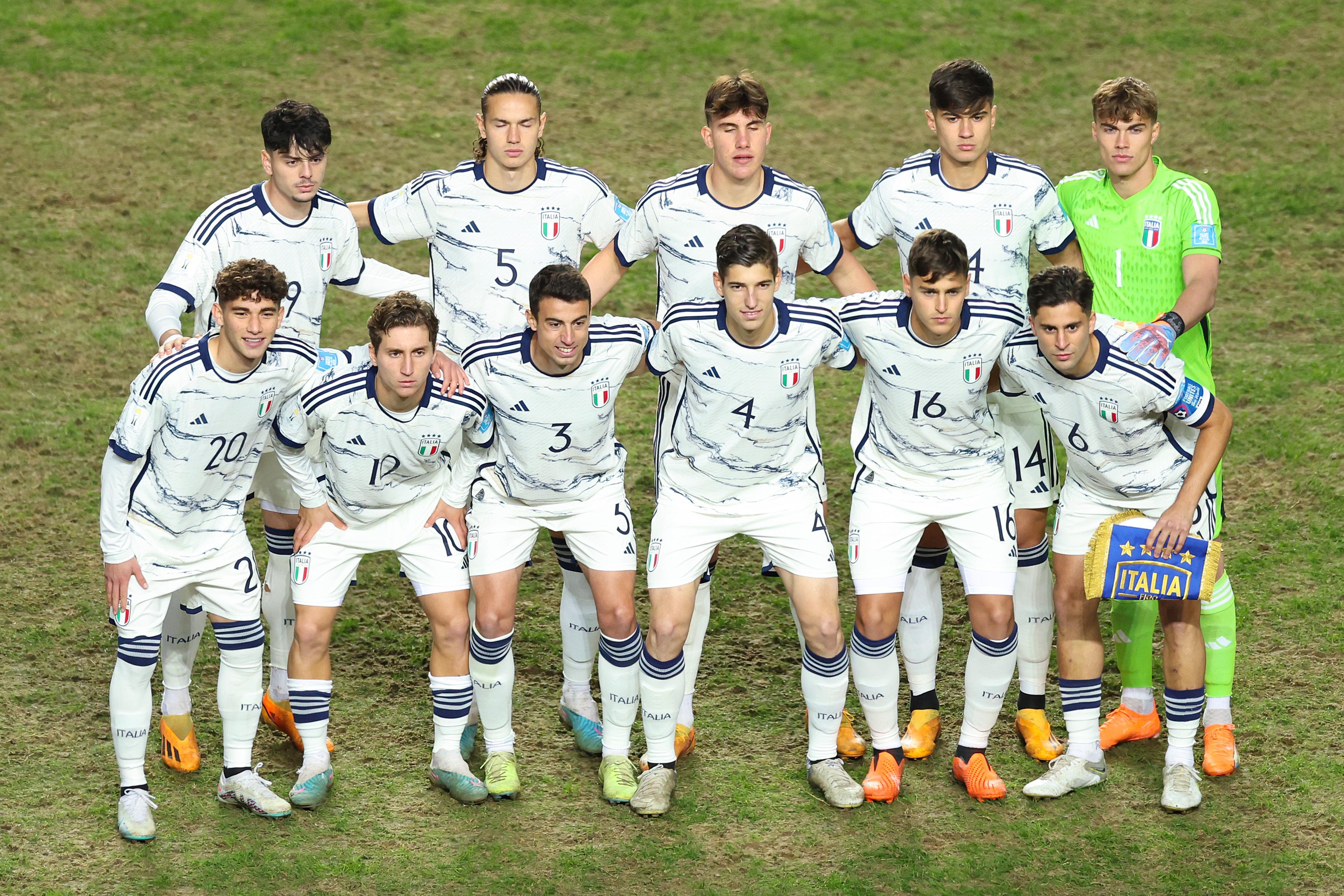 LA PLATA, ARGENTINA - JUNE 11: Players of Italy pose for a photo prior the FIFA U-20 World Cup Argentina 2023 Final match between Italy and Uruguay at Estadio La Plata on June 11, 2023 in La Plata, Argentina. (Photo by Tim Nwachukwu - FIFA/FIFA via Getty Images)