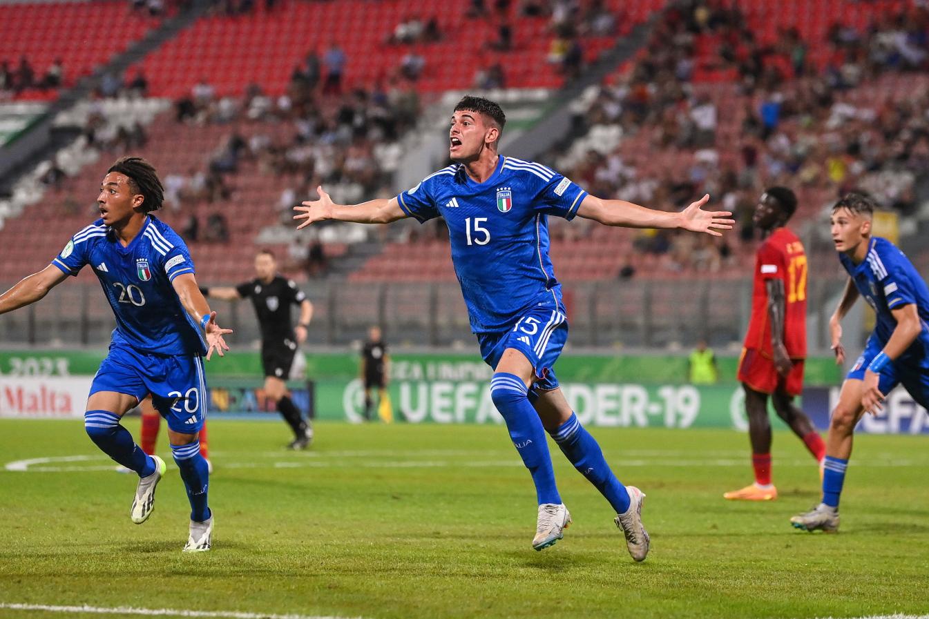 Capolavoro Italia: battuta 3-2 la Spagna. Domenica finale contro il Portogallo. Bollini: \"Abbiamo scalato una montagna e ora dobbiamo conquistare la cima\"